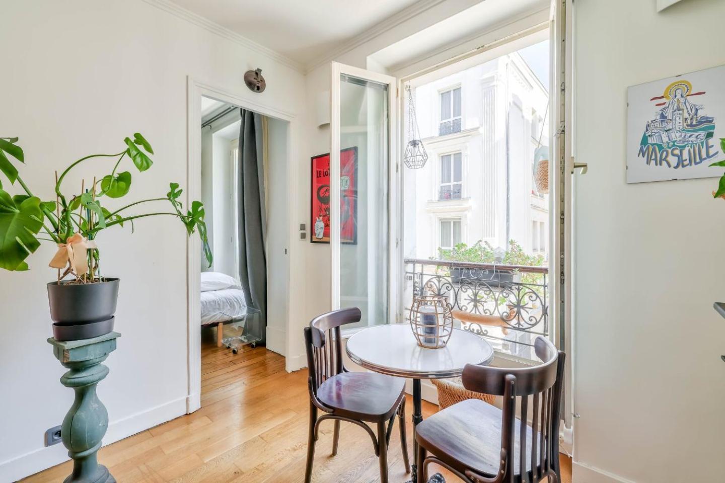 Lovely 1br Flat Near Voltaire Metro Station Apartment