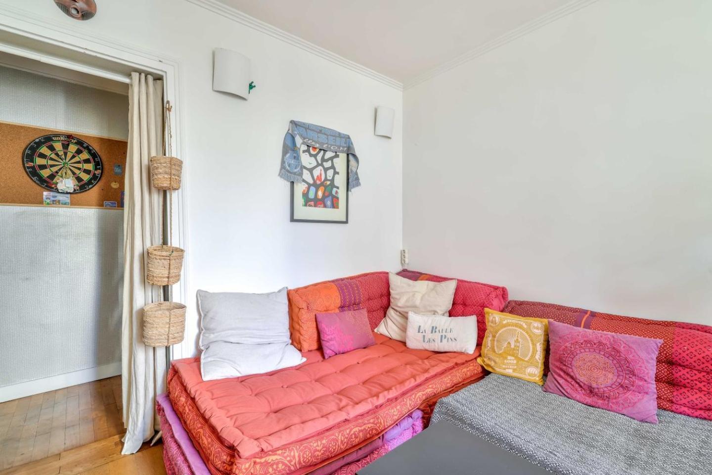 Apartment Lovely 1br Flat Near Voltaire Metro Station