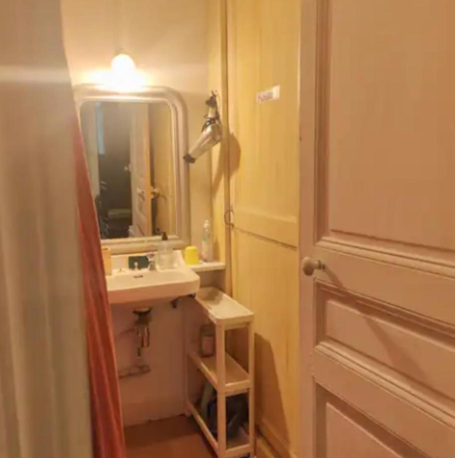 In Homestay Paris