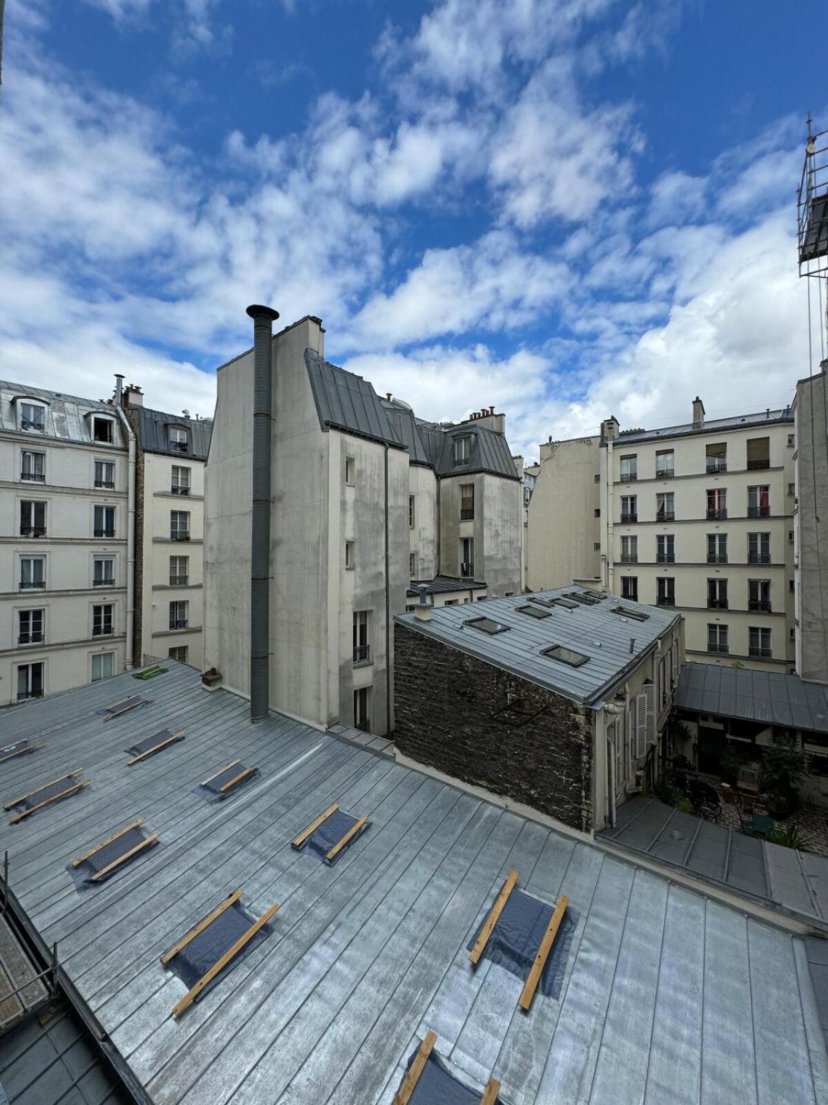 Situe En Plein Coeur De * Paris
