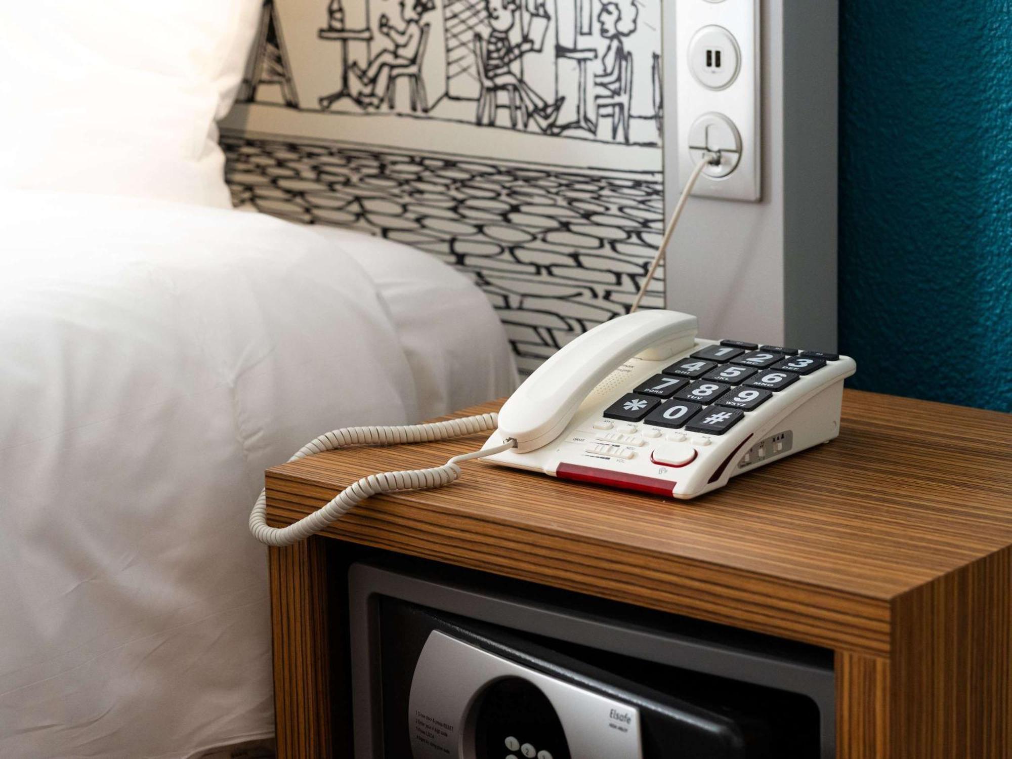 Hotel Mercure Centre Gare Montparnasse 4*