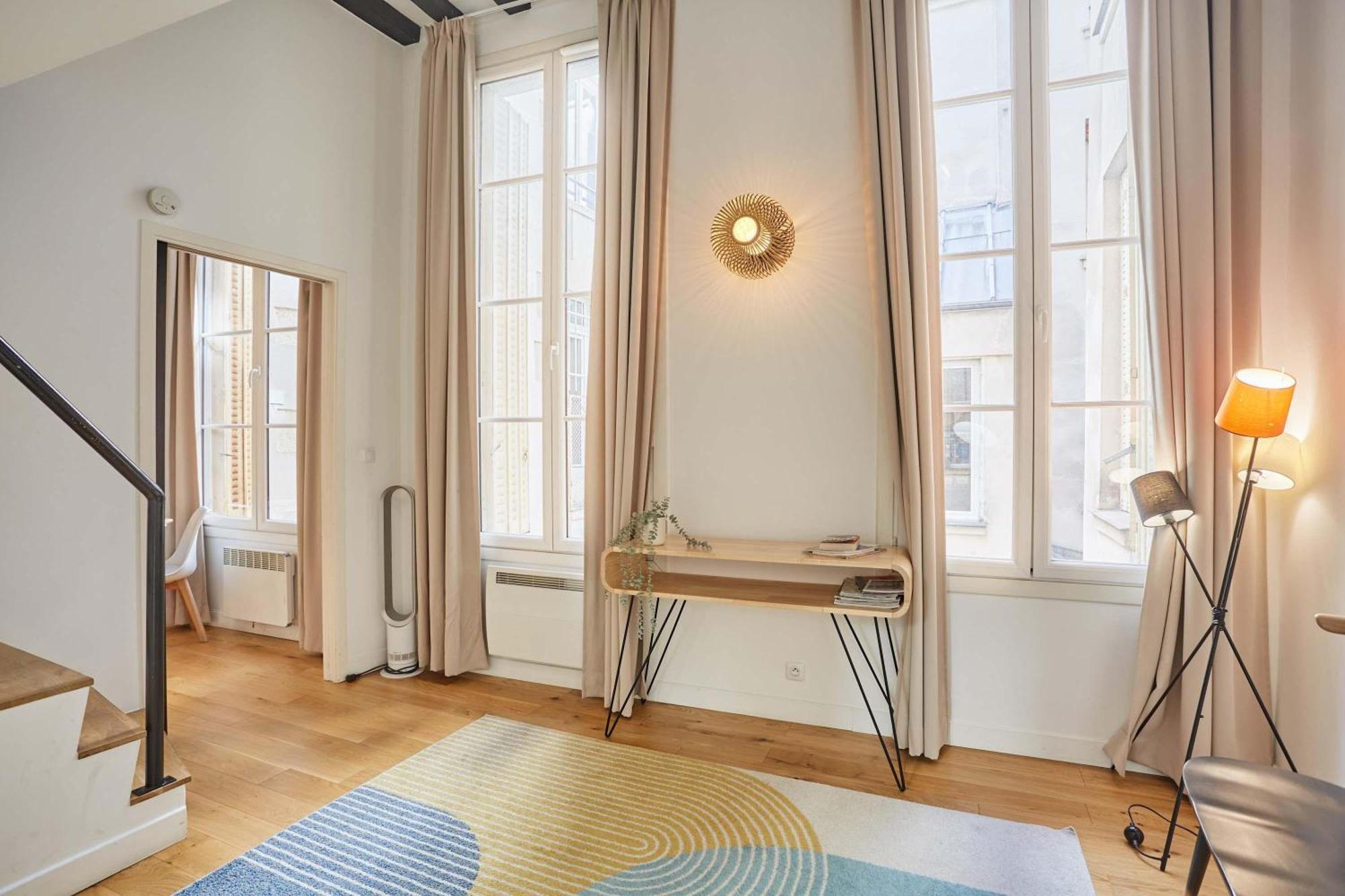Superb Center Of Le Marais Apartment