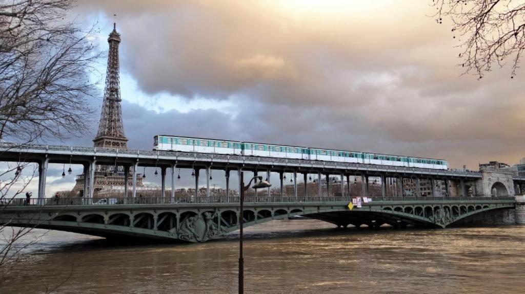 Chatillon Citea Express Chatillon Metro Pour Nuitee Avec Acces Direct Centre Et Espace Limite En Journee Sans Nuitee Acces Limite 8h00-19h00 Depot Bagage Séjour chez l'habitant Paris