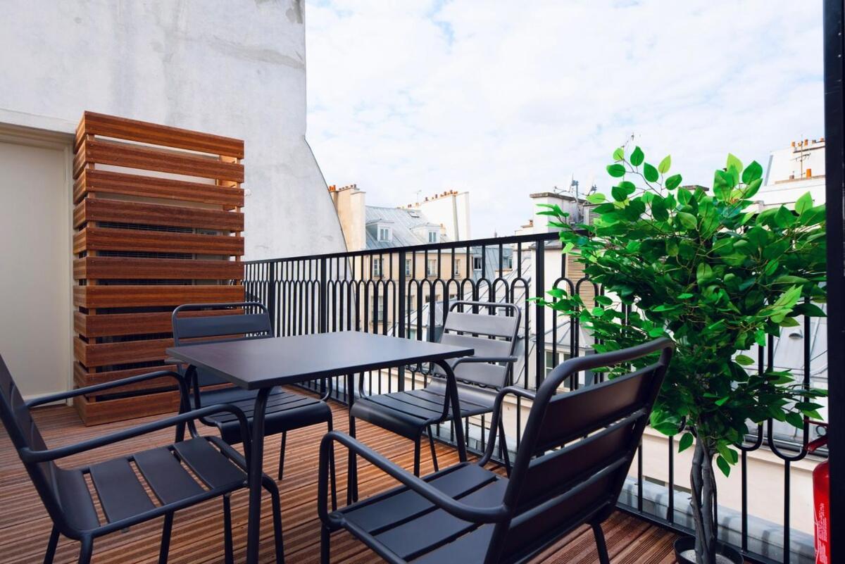 Stylish Triplex With Amazing Terrace Near Louvre Apartment Paris