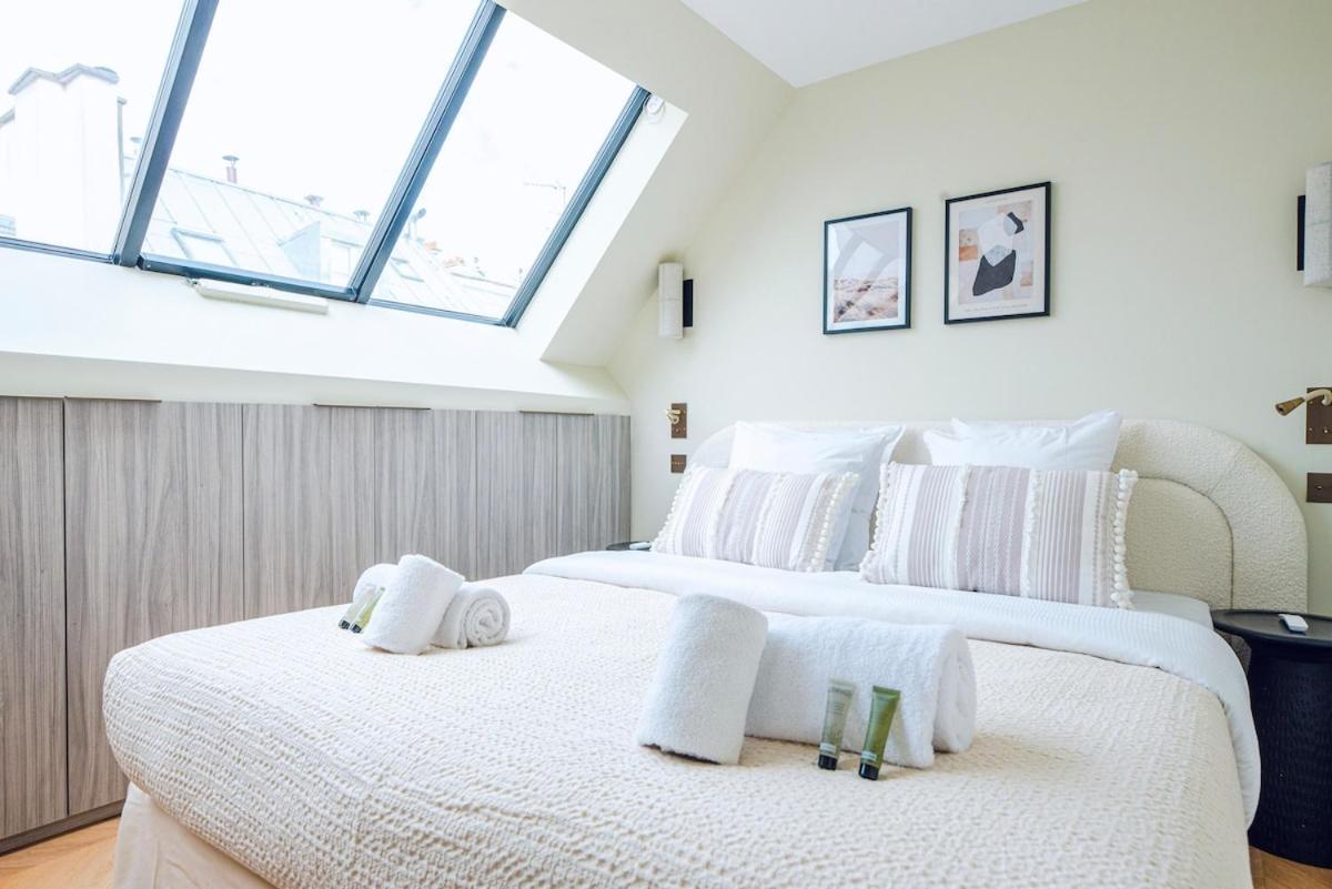 Stylish Triplex With Amazing Terrace Near Louvre Apartment Paris