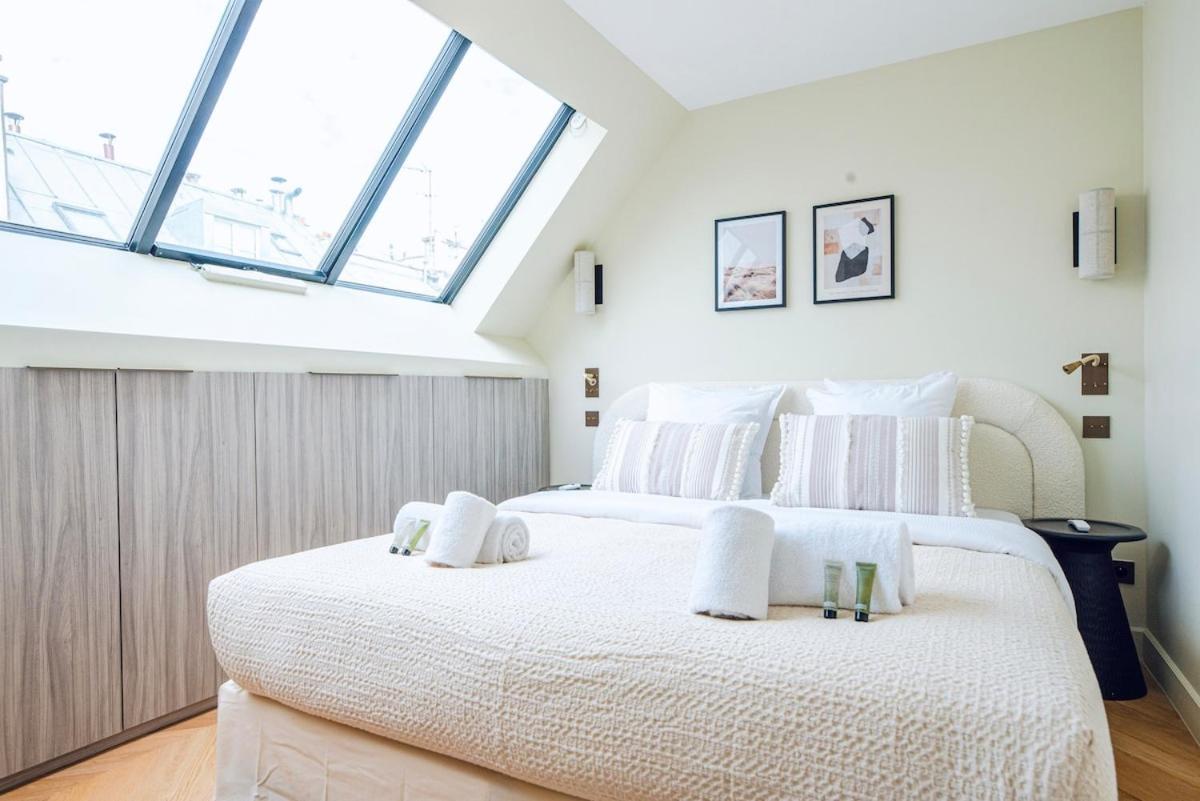 Stylish Triplex With Amazing Terrace Near Louvre Apartment Paris