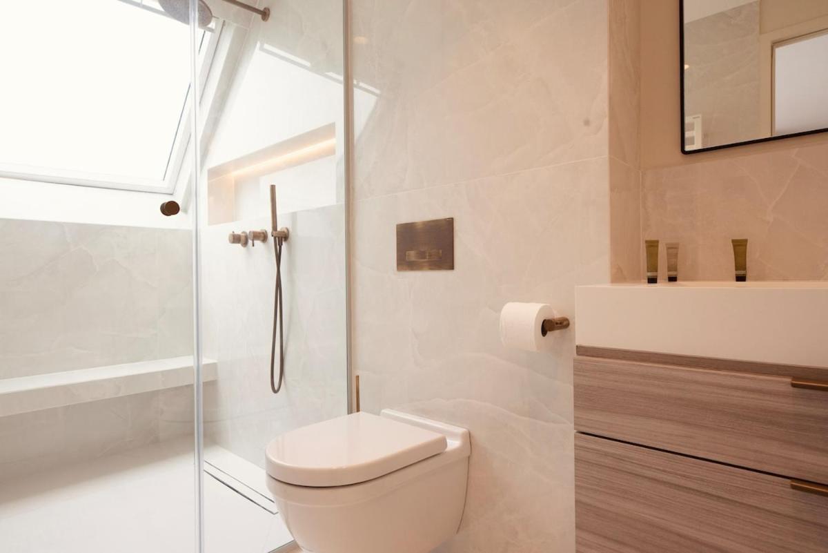 Stylish Triplex With Amazing Terrace Near Louvre Paris