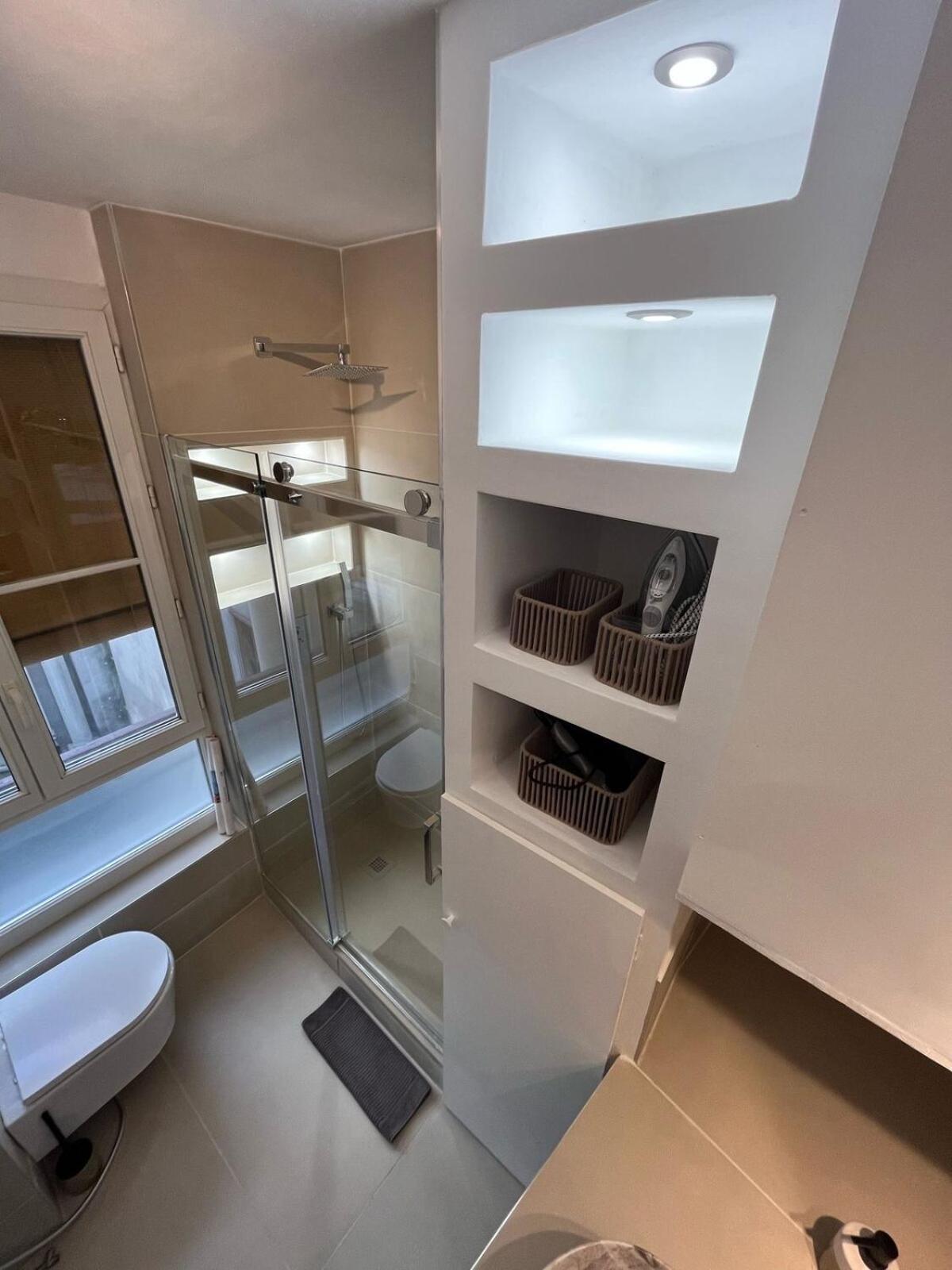 Apartment Flat In Heart Of Paris