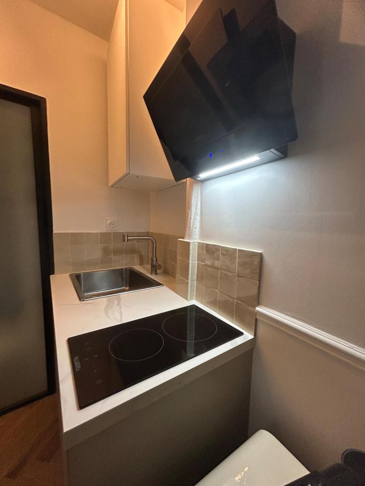 Flat In Heart Of Apartment
