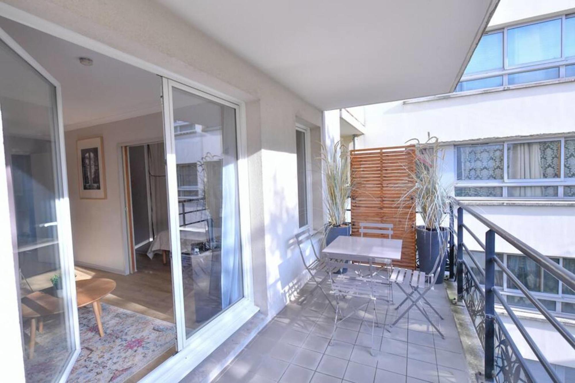 Cosy With Balcony Near Buttes Chaumont