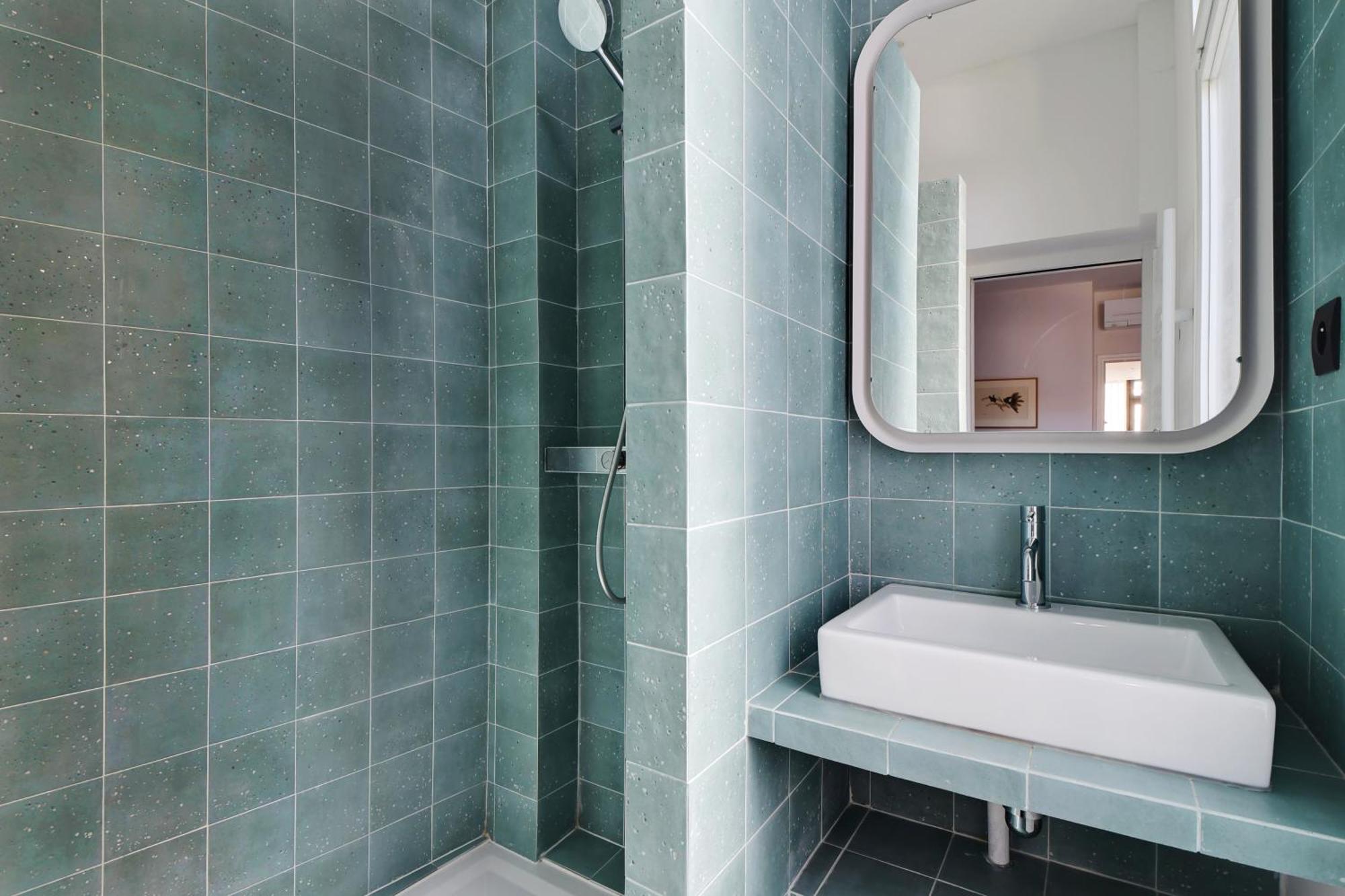 Pick A Flat's In Monmartre - Rue Etex * Paris