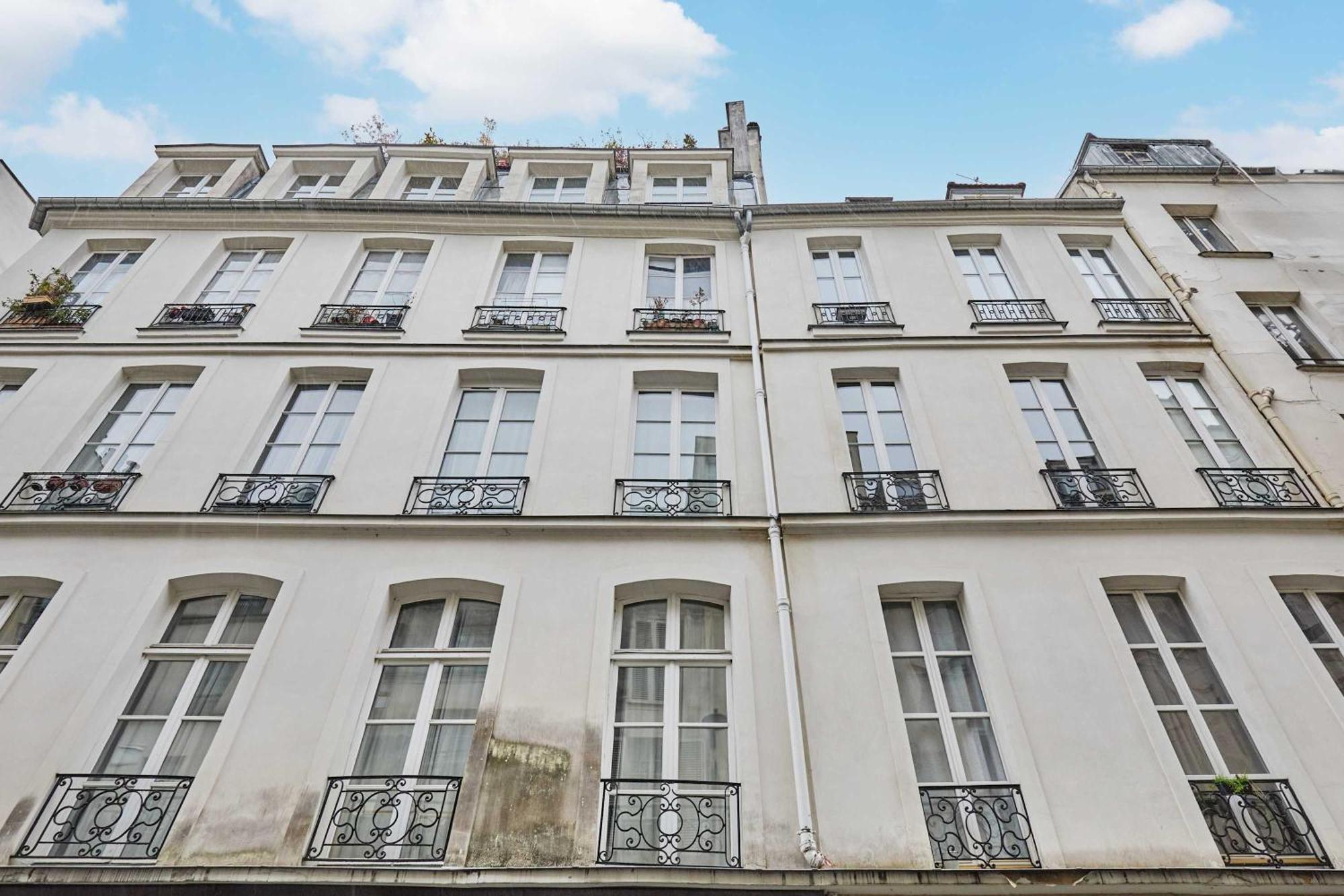 Apartment Superb 1 Bedroom Center Of By Prestige Paris