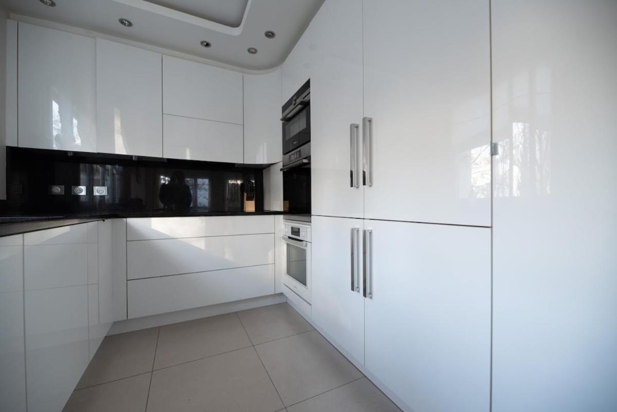 Spacious 3br Canal Saint Martin * Paris