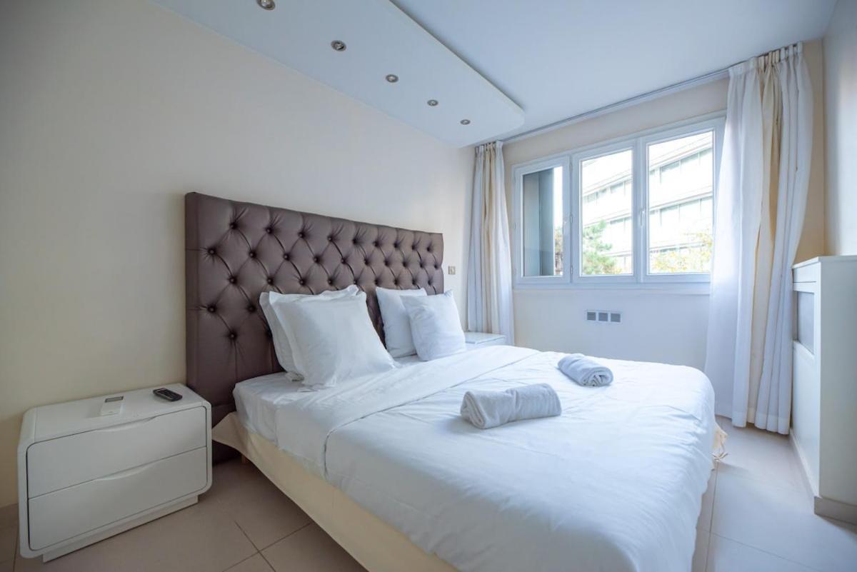 Spacious 3br Canal Saint Martin Apartment Paris