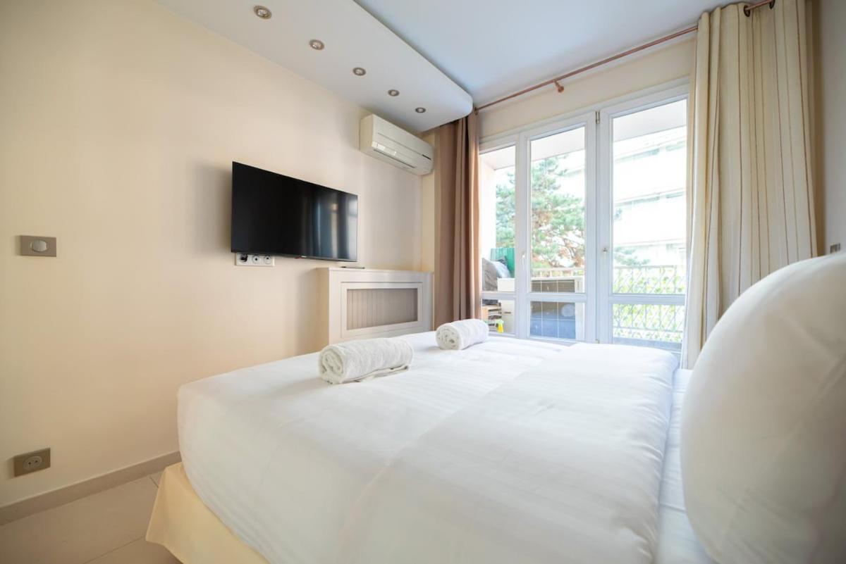 Spacious 3br Canal Saint Martin * Paris