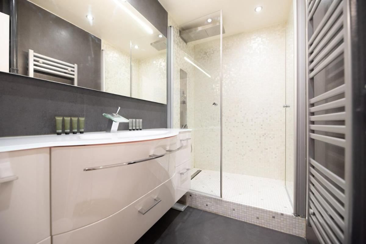 Spacious 3br Canal Saint Martin Apartment