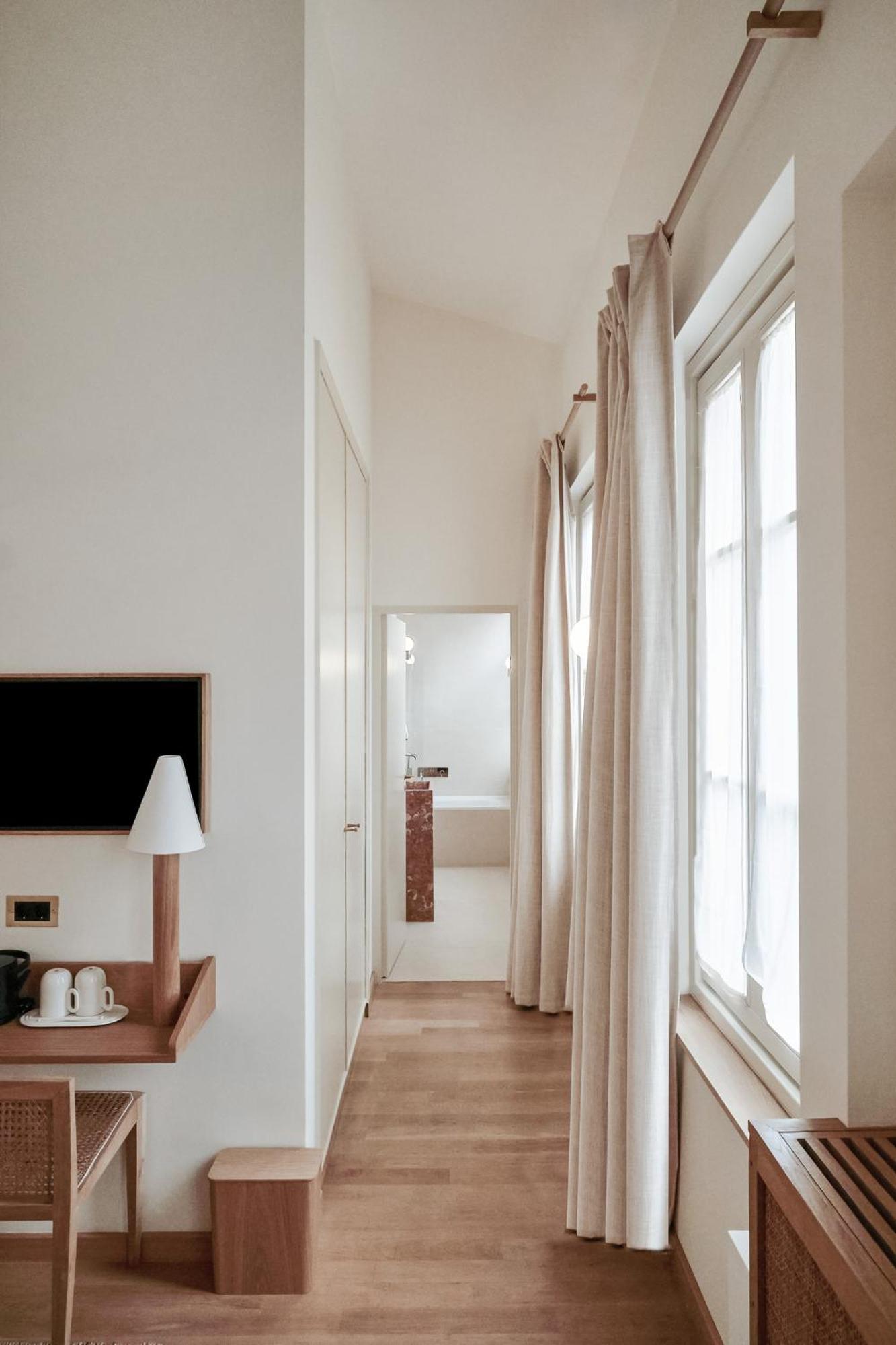 Elysee Montmartre 4*