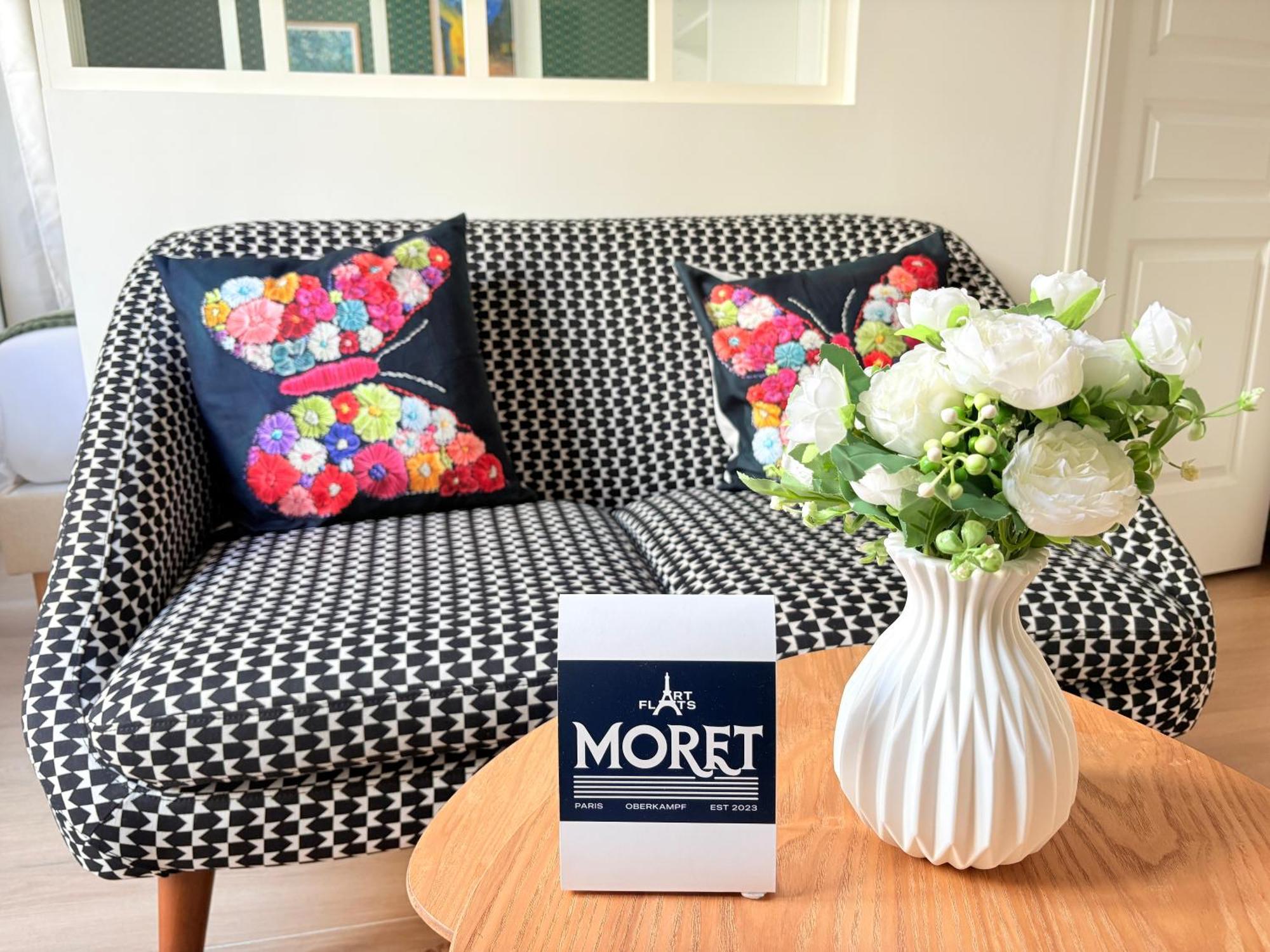 Moret Art Flats Trendy East