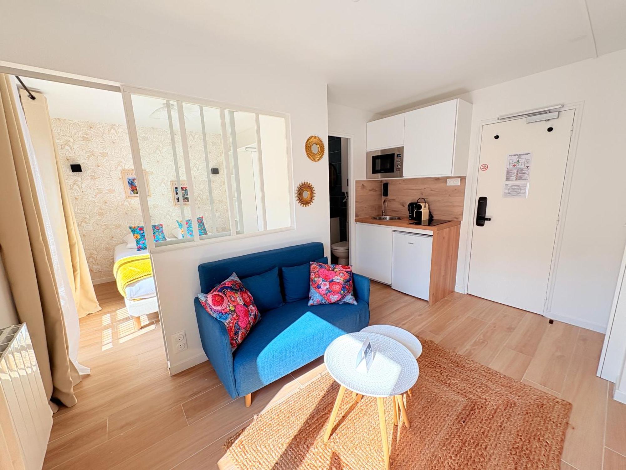 Moret Art Flats Trendy East Aparthotel