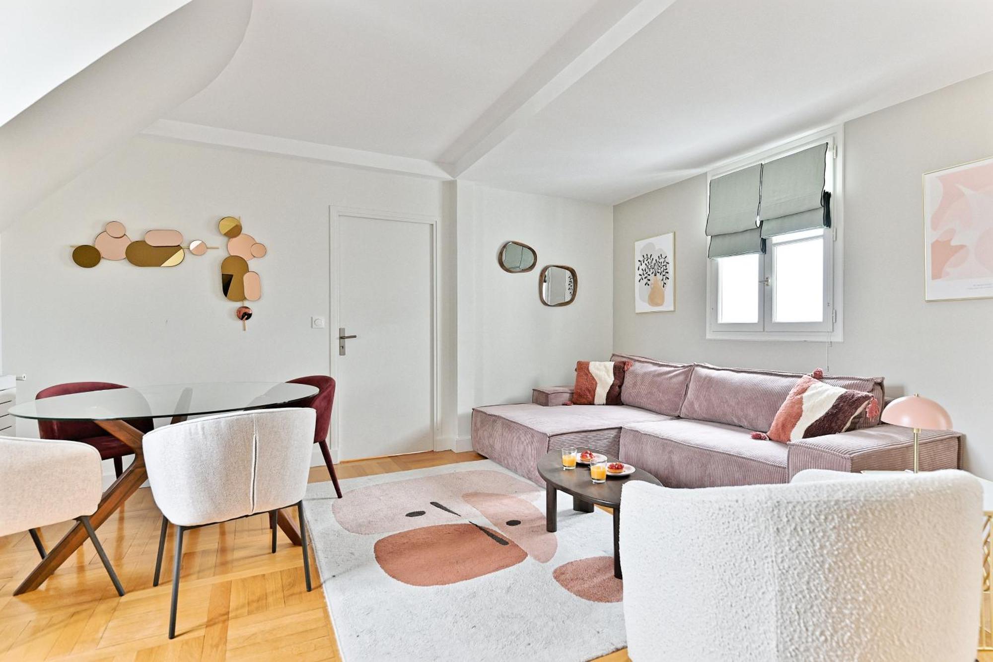 Lumineux & Spacieux - Vue Degagee, Arc De Triomphe Apartment