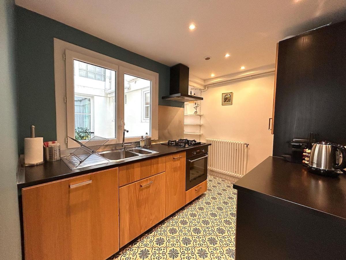 Outstanding And Sunbathed 3 Br Paris