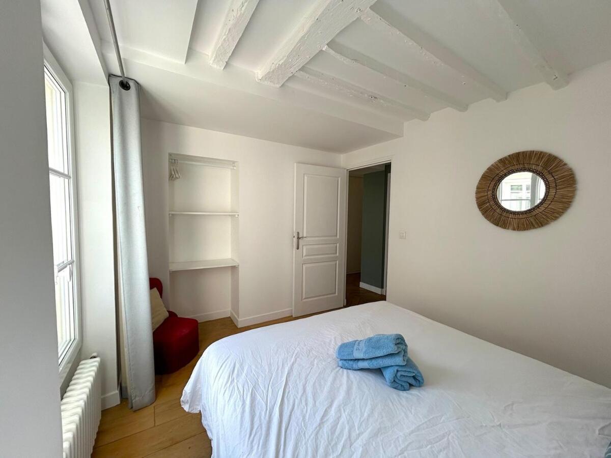 Outstanding And Sunbathed 3 Br Apartment Paris
