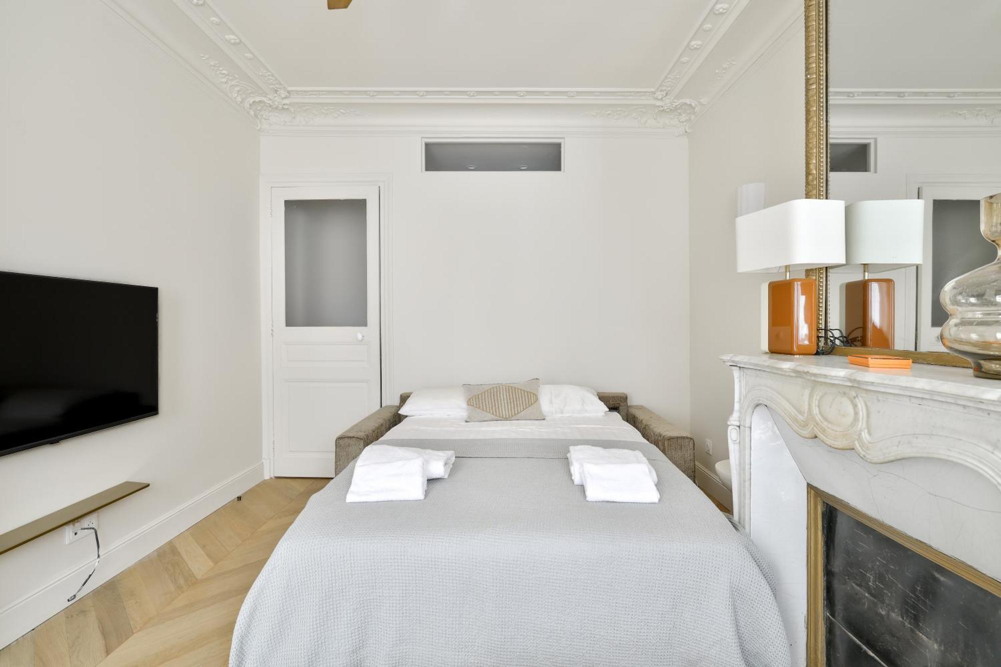 Apartment Aesthetic And Large T2 In The Edge Of Le Marais Paris