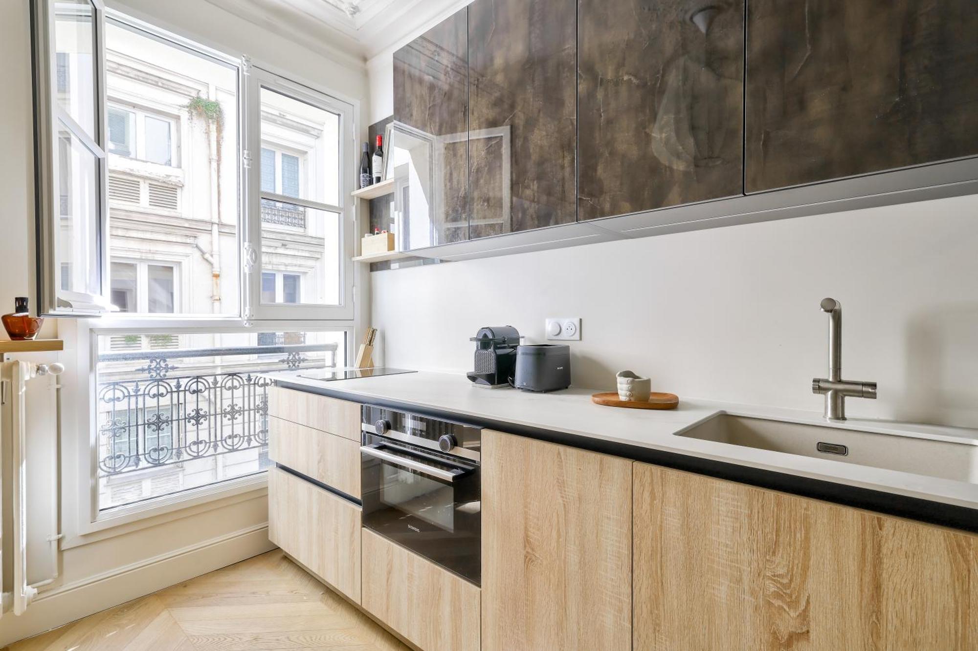 Aesthetic And Large T2 In The Edge Of Le Marais Paris