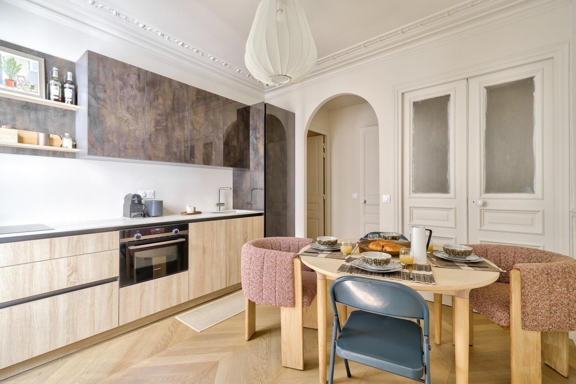 Aesthetic And Large T2 In The Edge Of Le Marais Paris