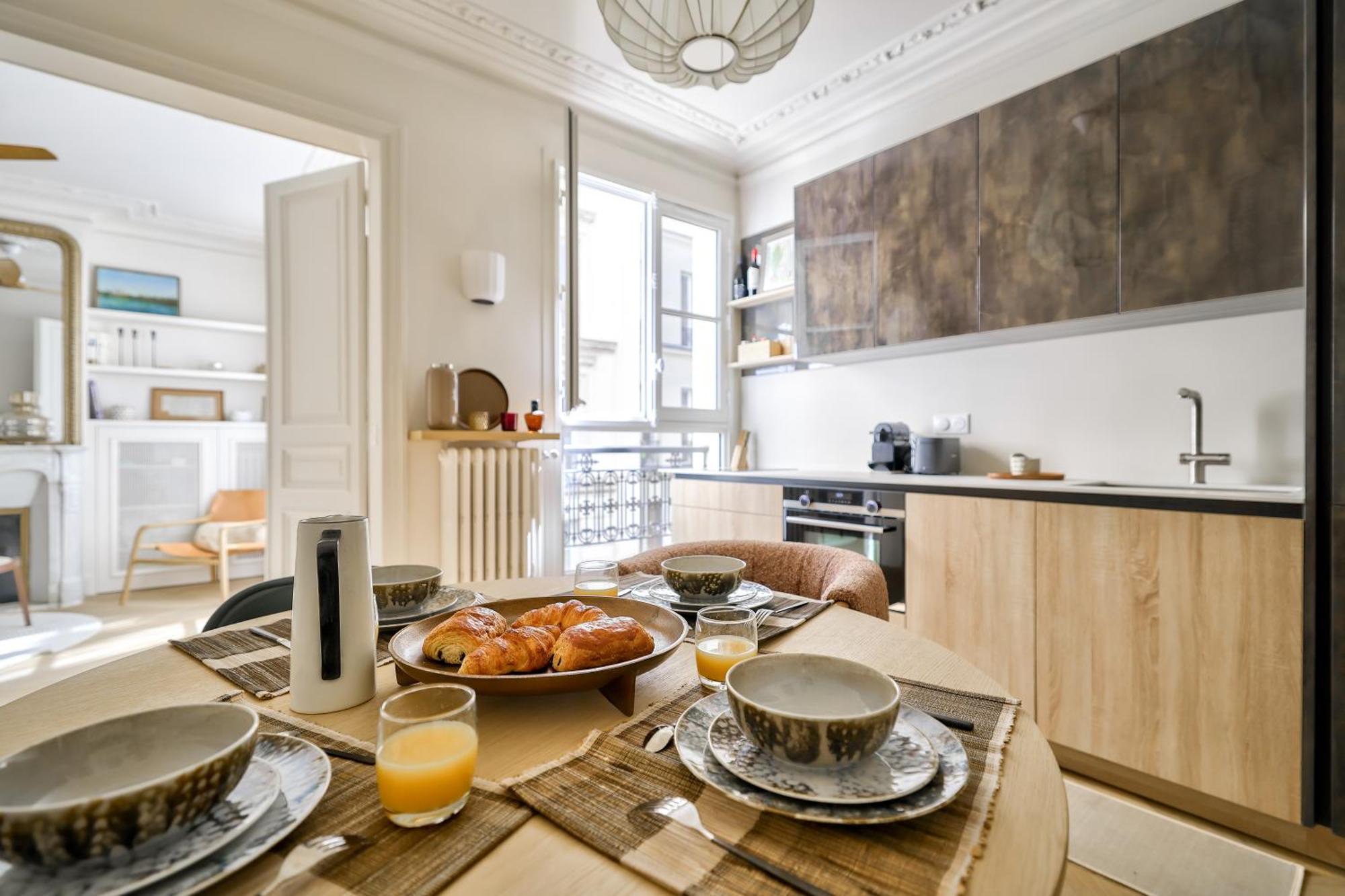 Apartment Aesthetic And Large T2 In The Edge Of Le Marais *