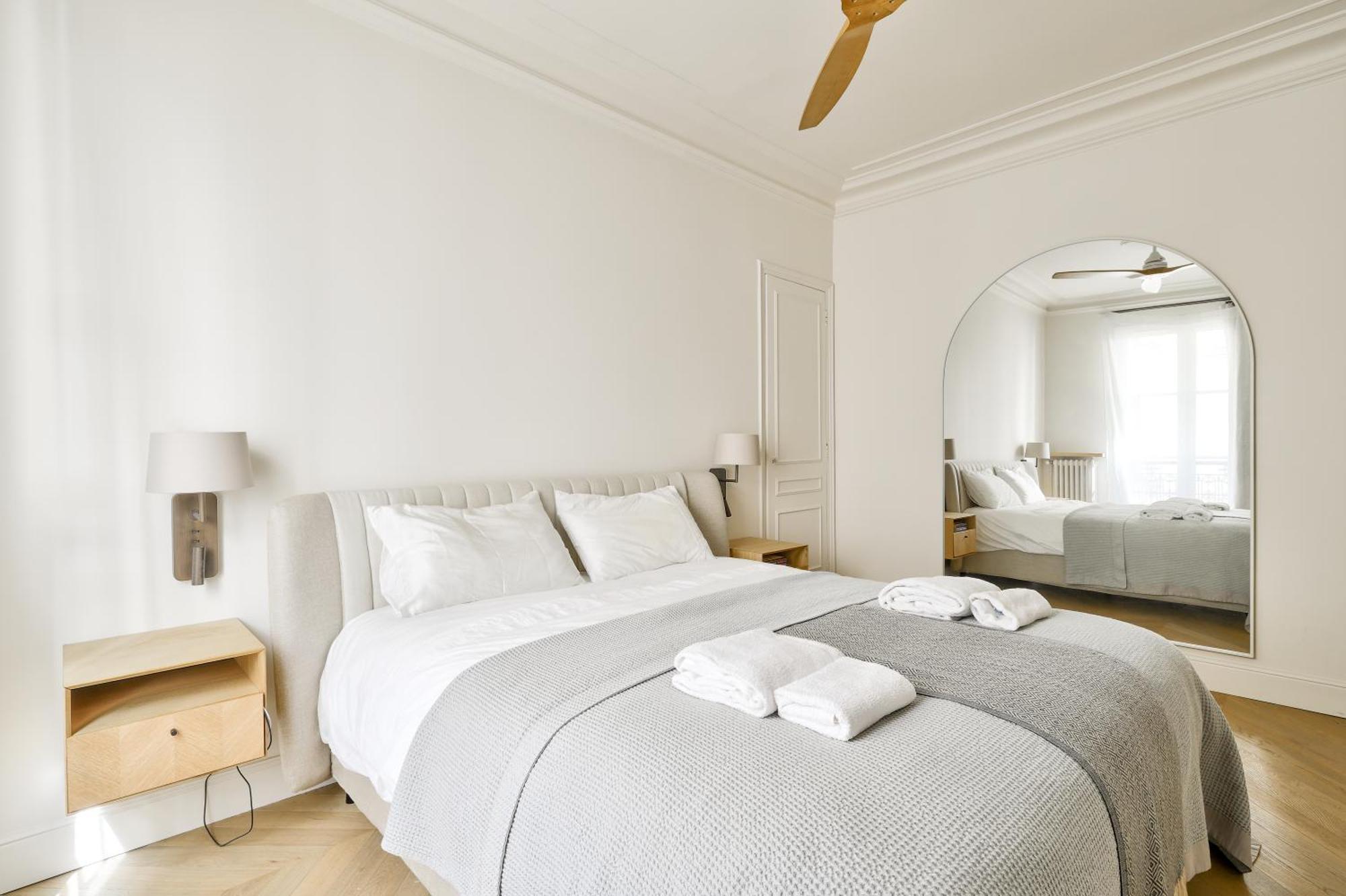 Aesthetic And Large T2 In The Edge Of Le Marais Paris