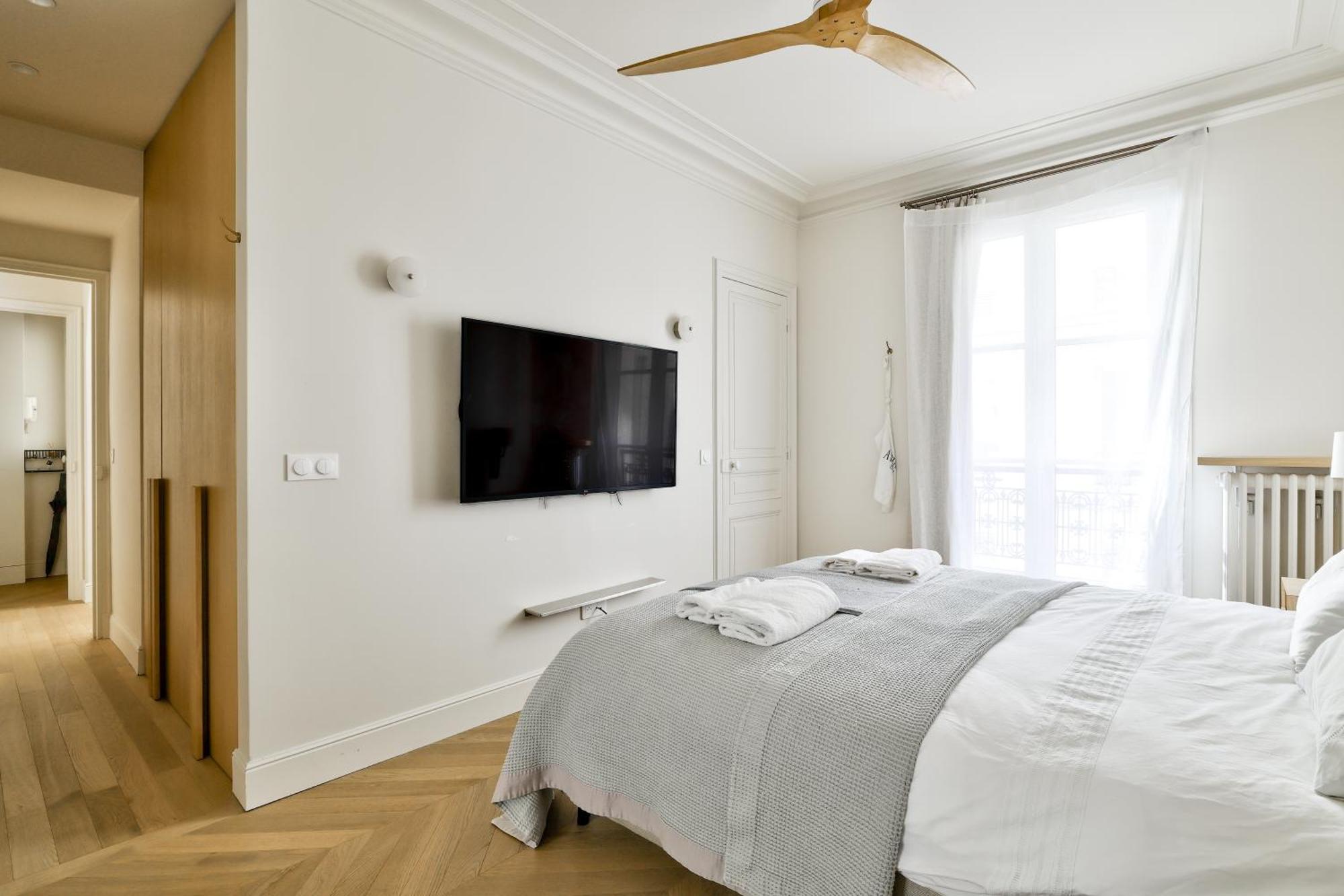 Apartment Aesthetic And Large T2 In The Edge Of Le Marais *