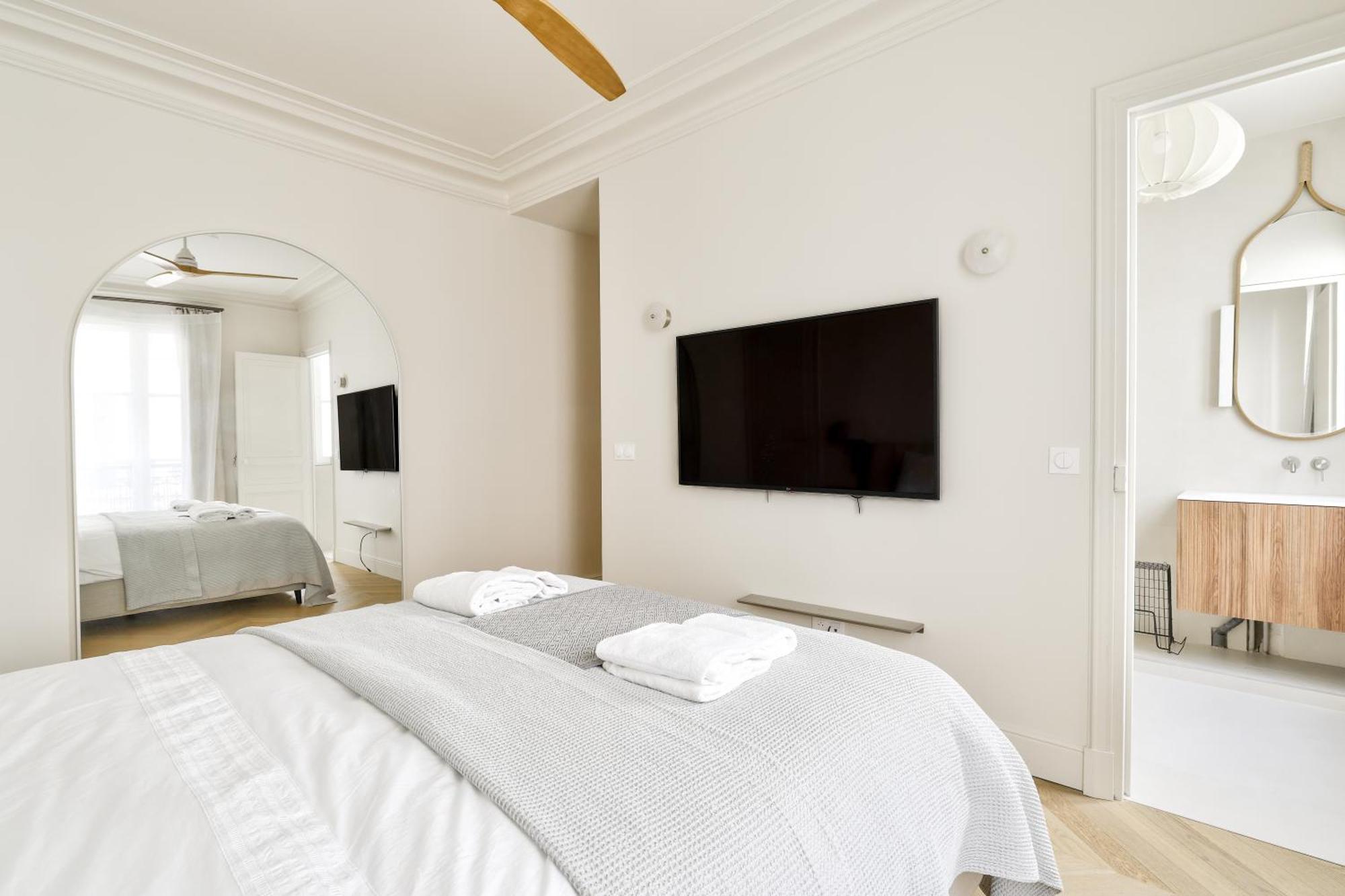 Apartment Aesthetic And Large T2 In The Edge Of Le Marais Paris