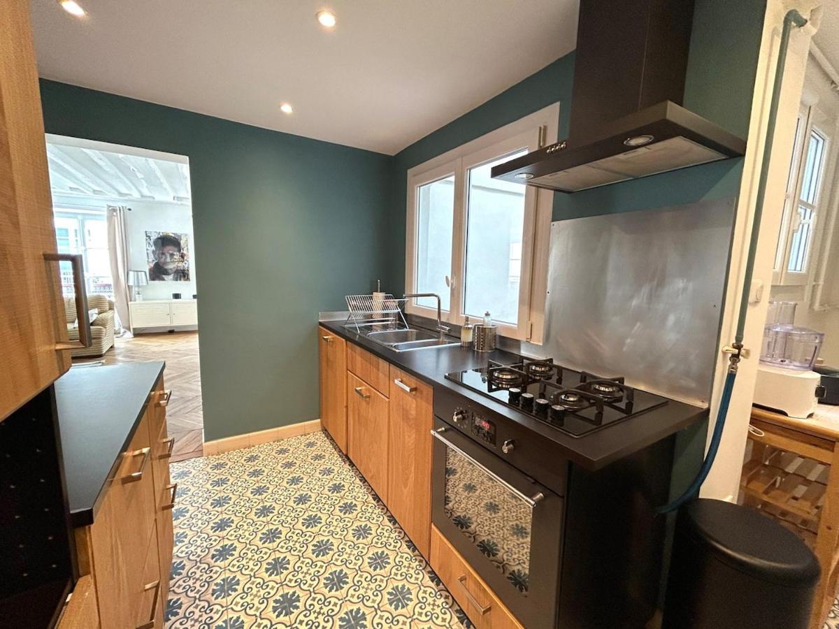 Outstanding And Sunbathed 3 Br Apartment