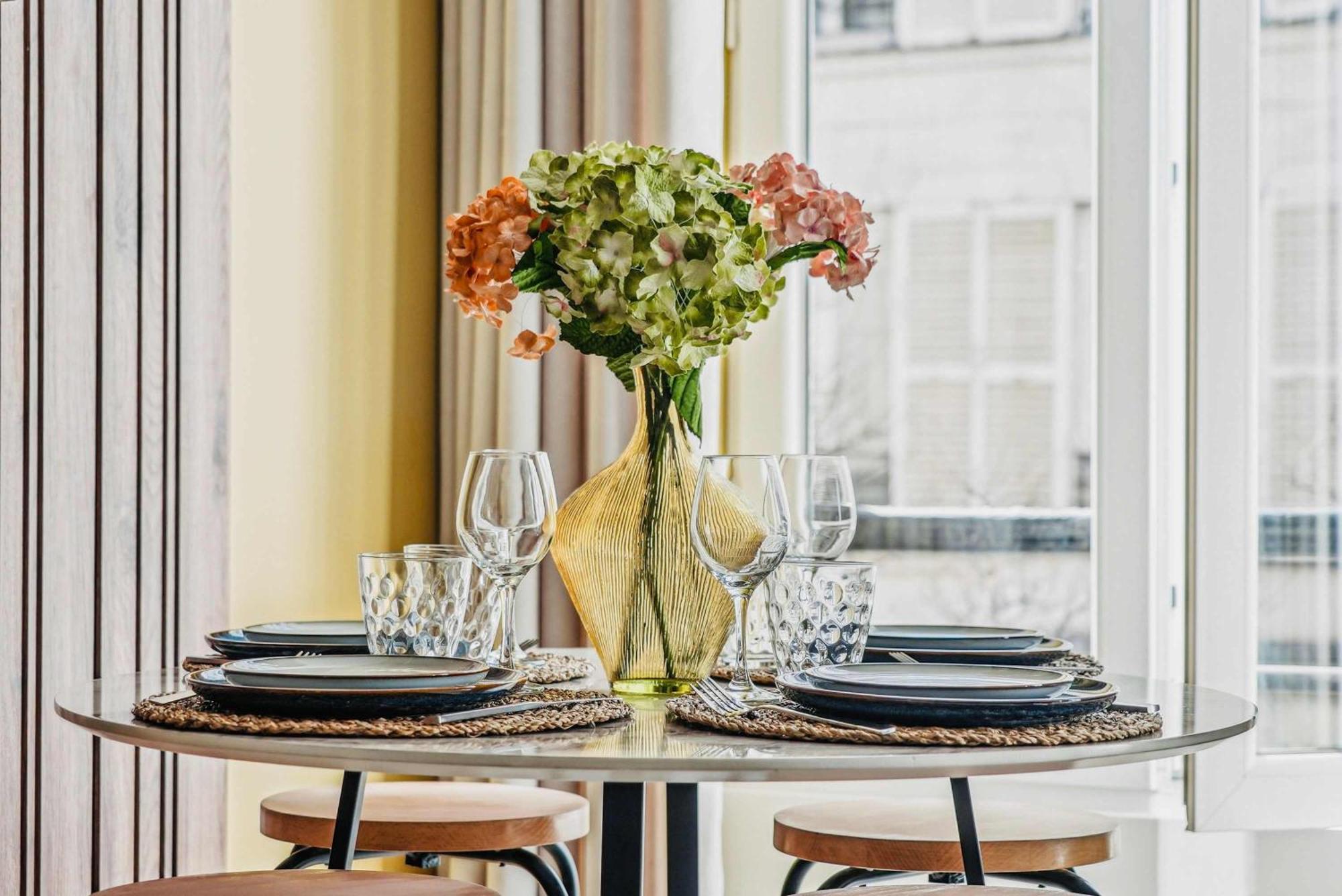 Apartment 2bdr - 6p Le Marais *