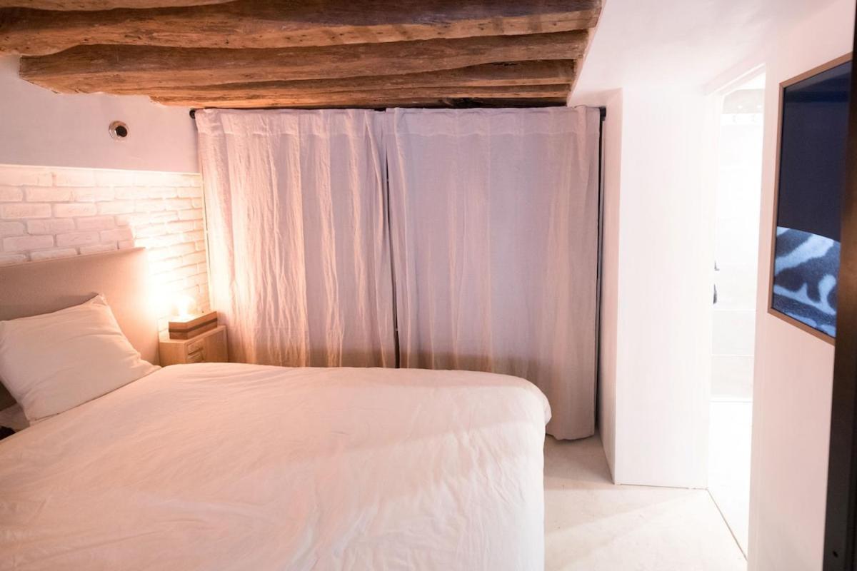 Artist's Mini Loft - Marais * Paris