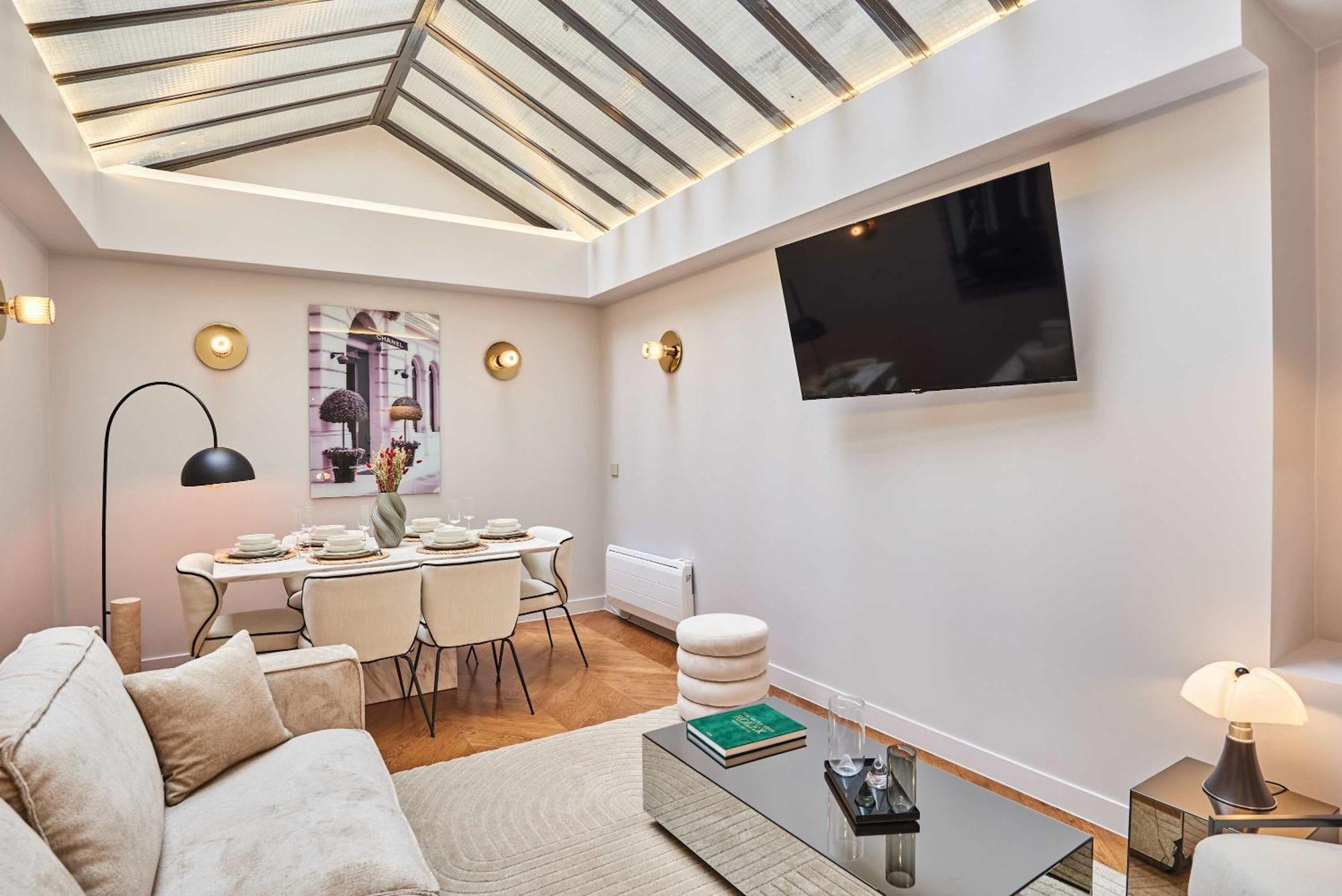 - Ponthieu - Elysees Apartment