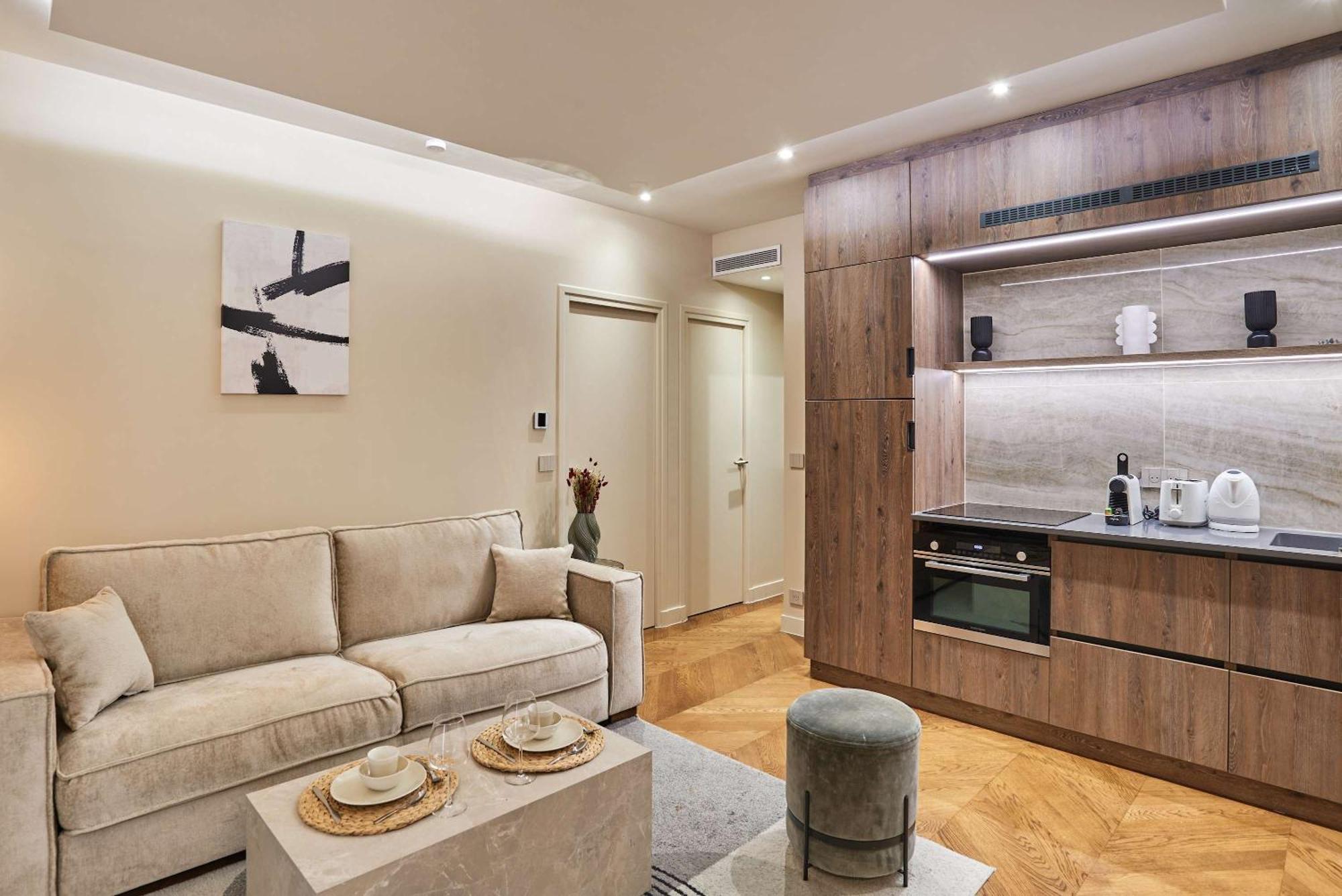 - Ponthieu - Elysees Apartment