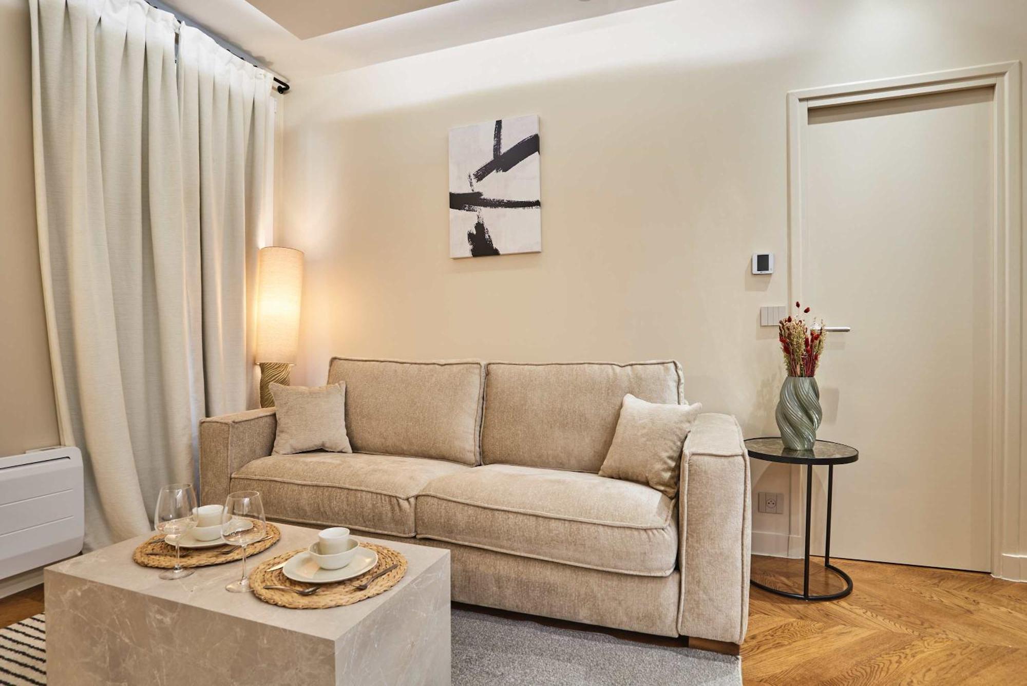 Apartment - Ponthieu - Elysees Paris