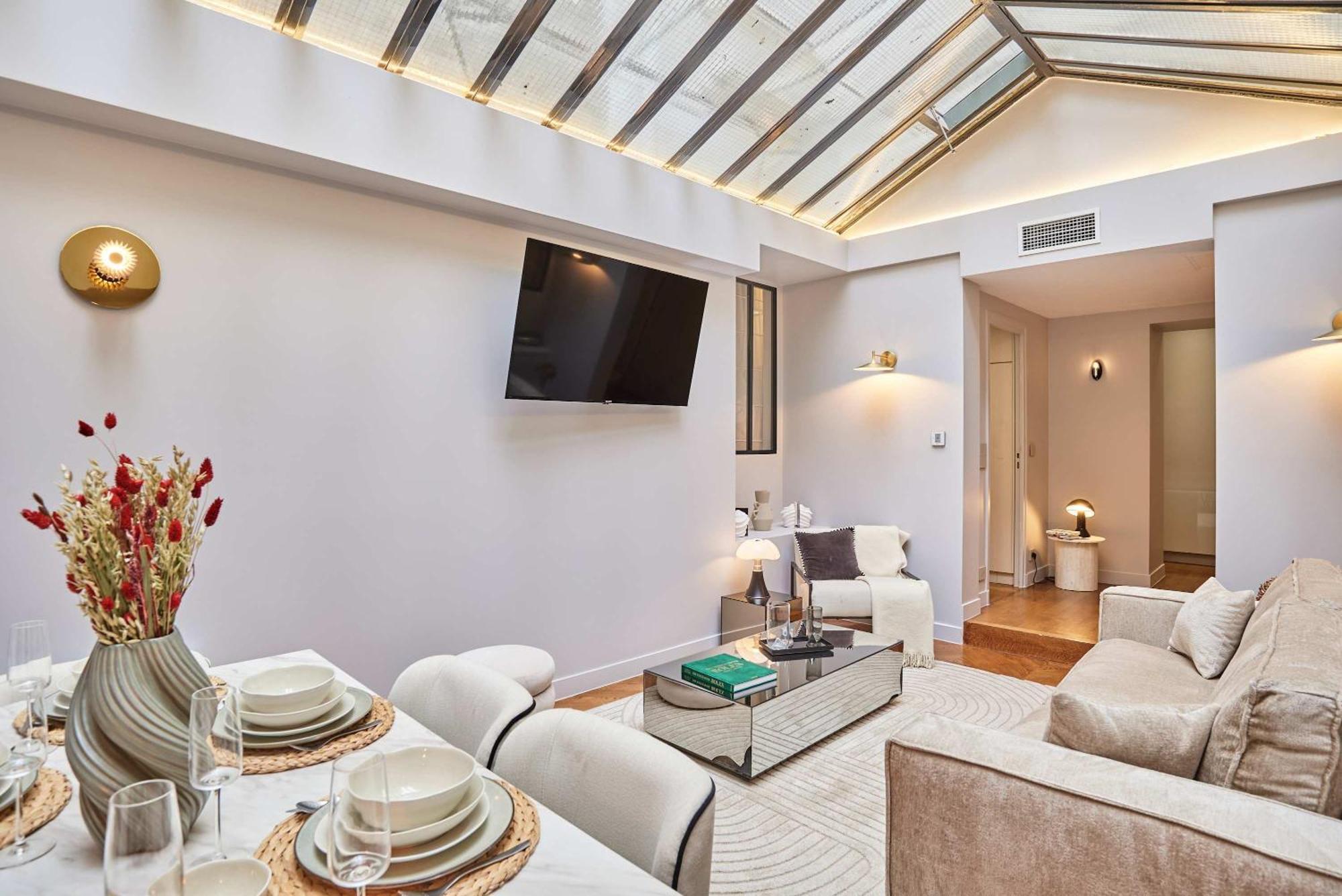 Apartment - Ponthieu - Elysees *