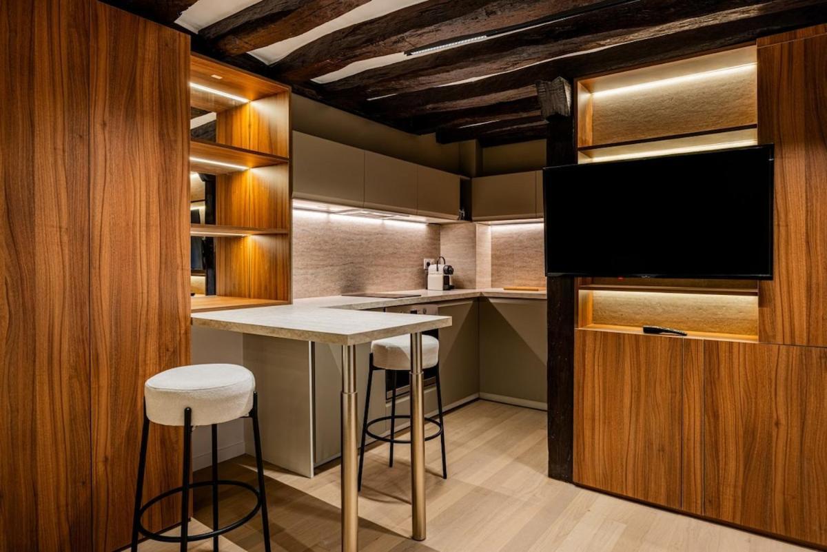 2pers # Ile St Louis # Bord De Seine Apartment *