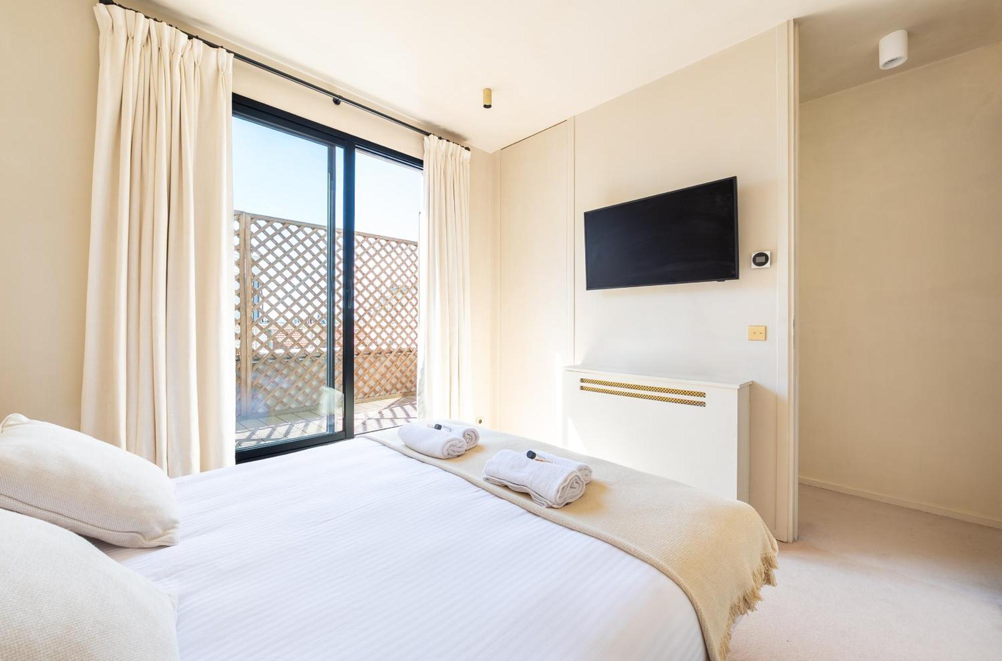 Lease Mobility L Champs-elysee & Eiffel View L Triplex 2br & Rooftop Apartamento