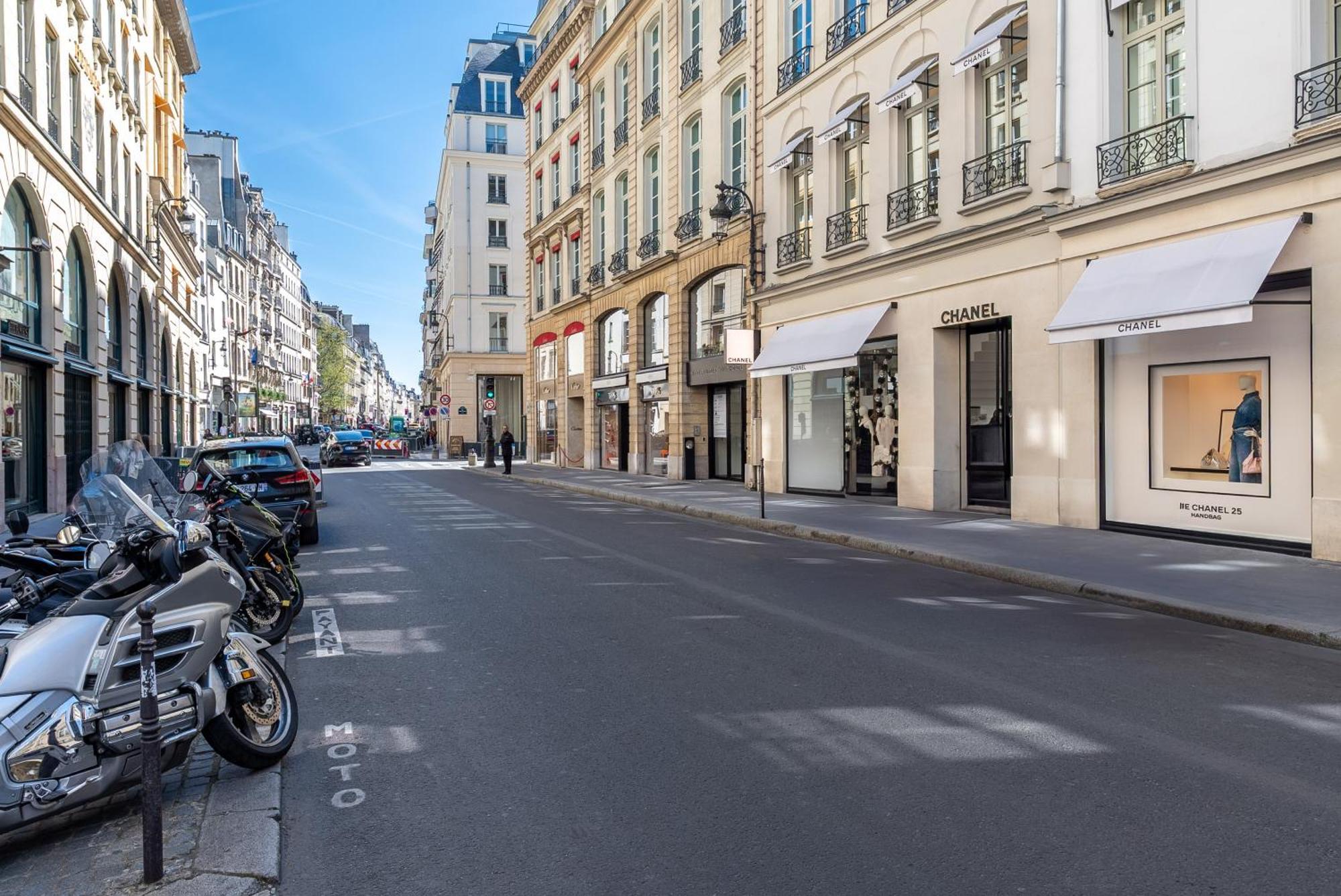Apartamento Lease Mobility L Champs-elysee & Eiffel View L Triplex 2br & Rooftop Paris