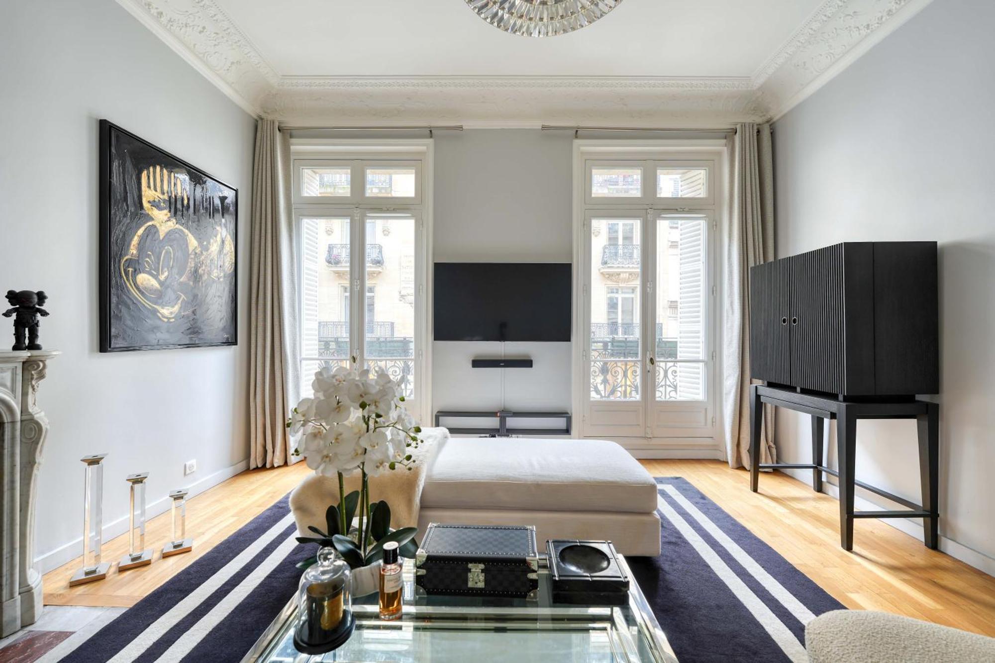 Bugeaud Luxury Apartment