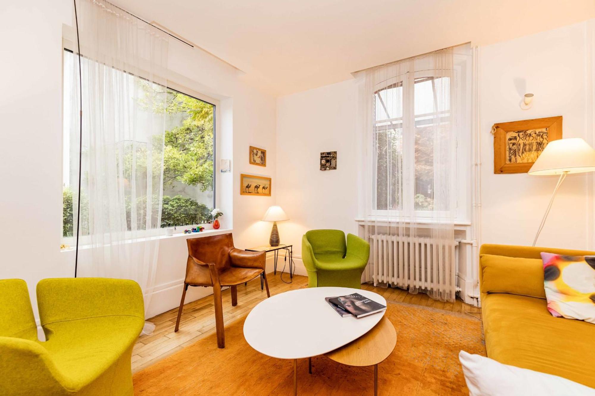 Hébergement de vacances Beautiful Large House In A Wooded Garden *
