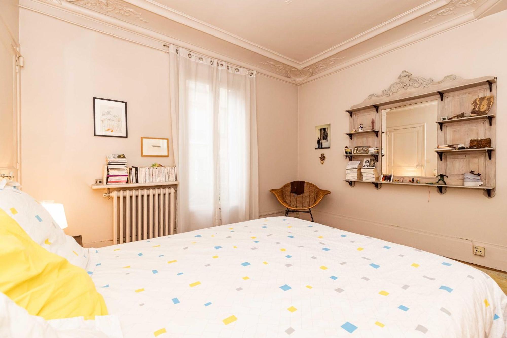 Hébergement de vacances Beautiful Large House In A Wooded Garden *