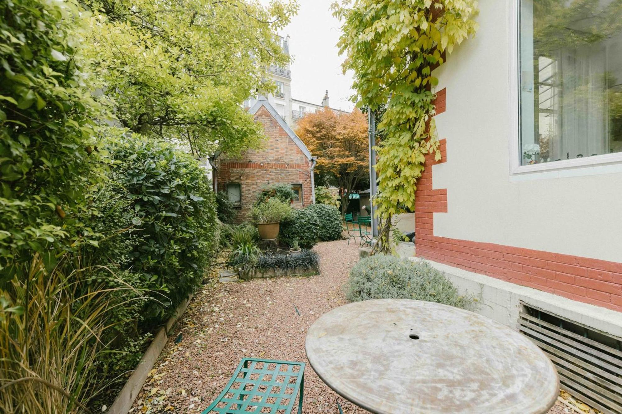 Holiday home Beautiful Large House In A Wooded Garden