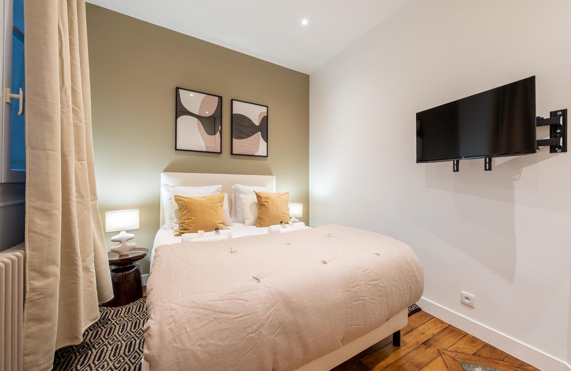Apartment Mobility Lease - Luxembourg Gardens & Montparnasse Paris