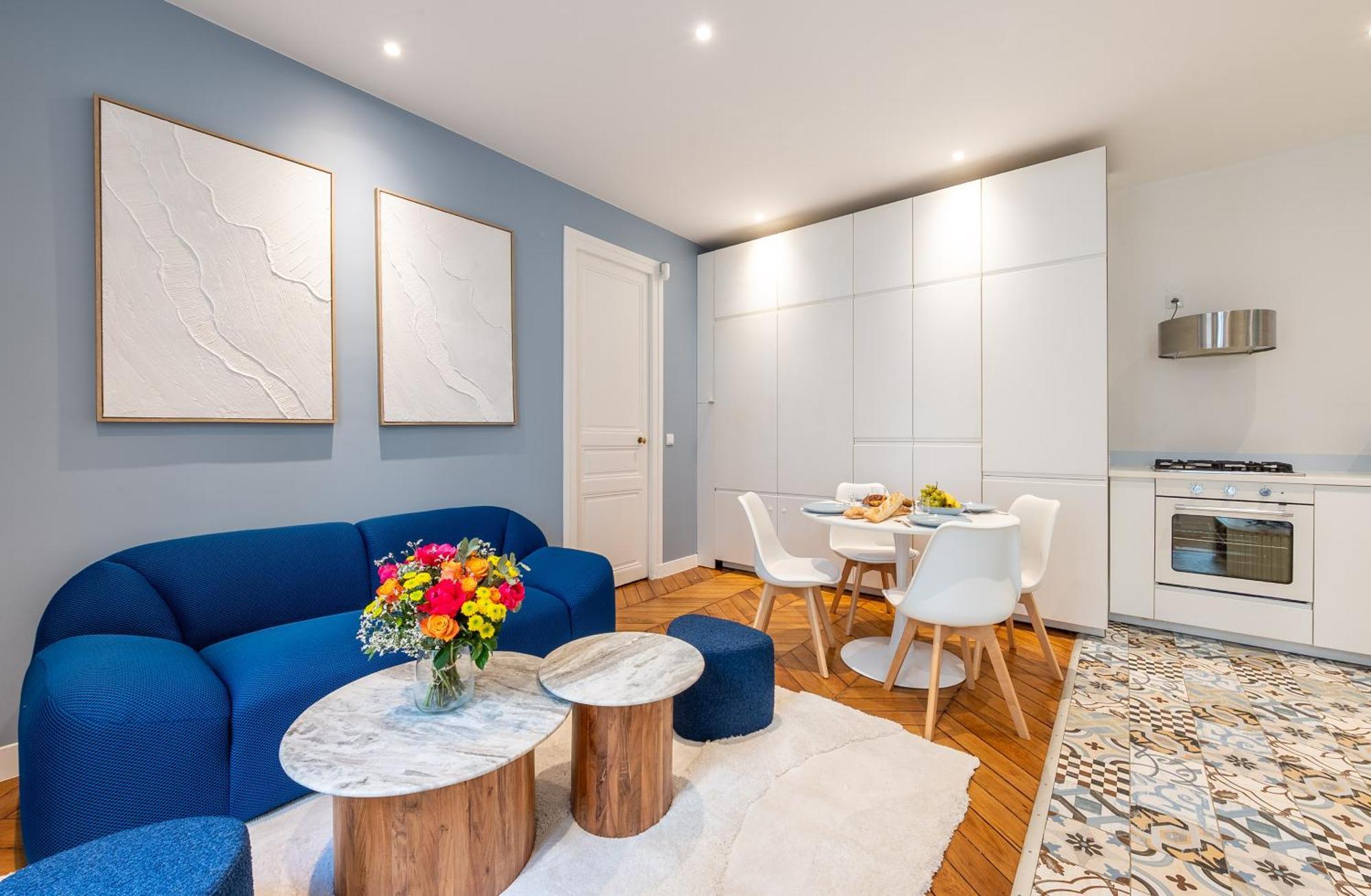 Mobility Lease - Luxembourg Gardens & Montparnasse Paris