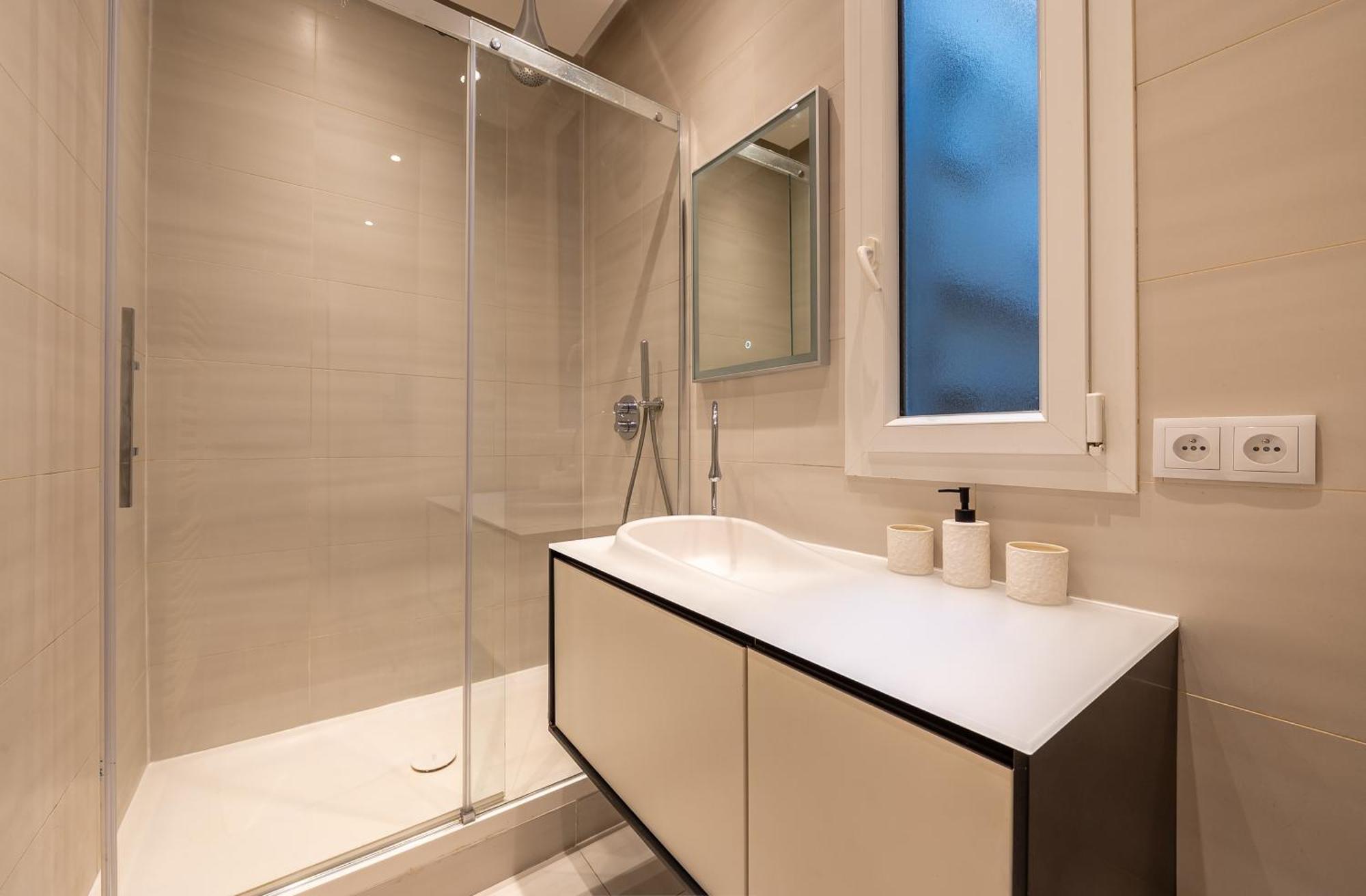 Mobility Lease - Luxembourg Gardens & Montparnasse Apartment Paris